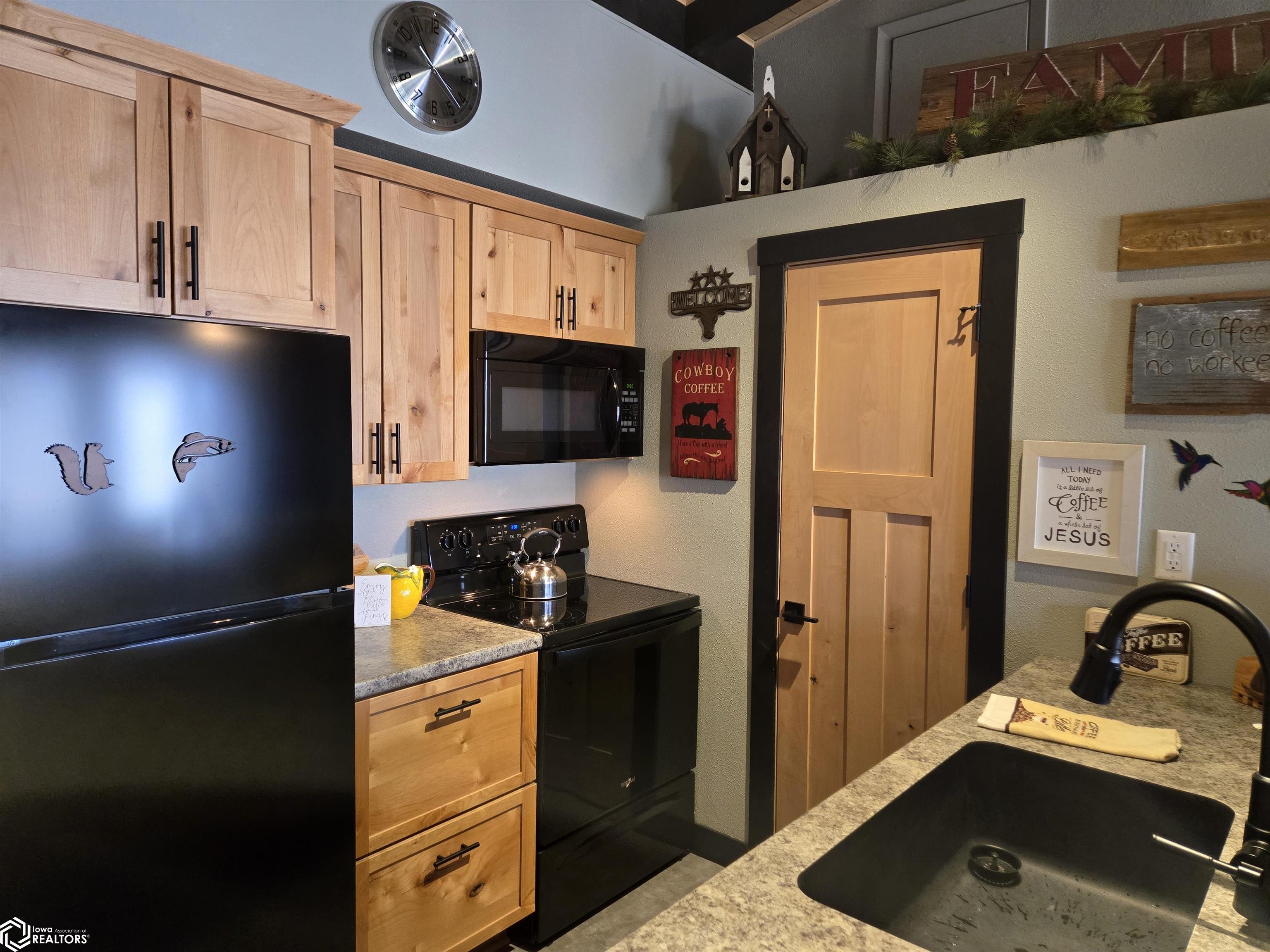 2700 N Shore Drive #E1-15A, Clear Lake, Iowa image 4