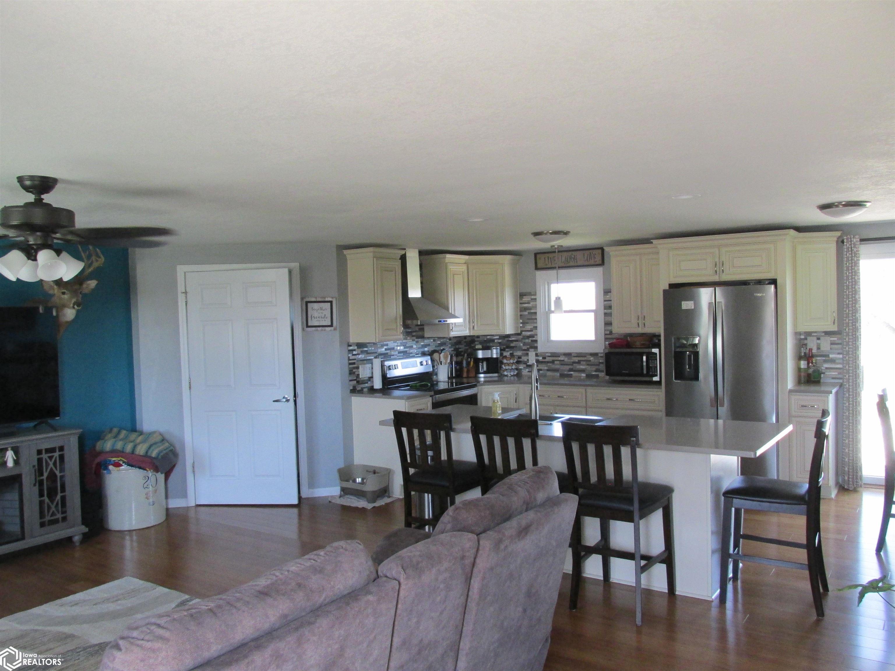 300 Roosevelt Street, Brayton, Iowa image 3