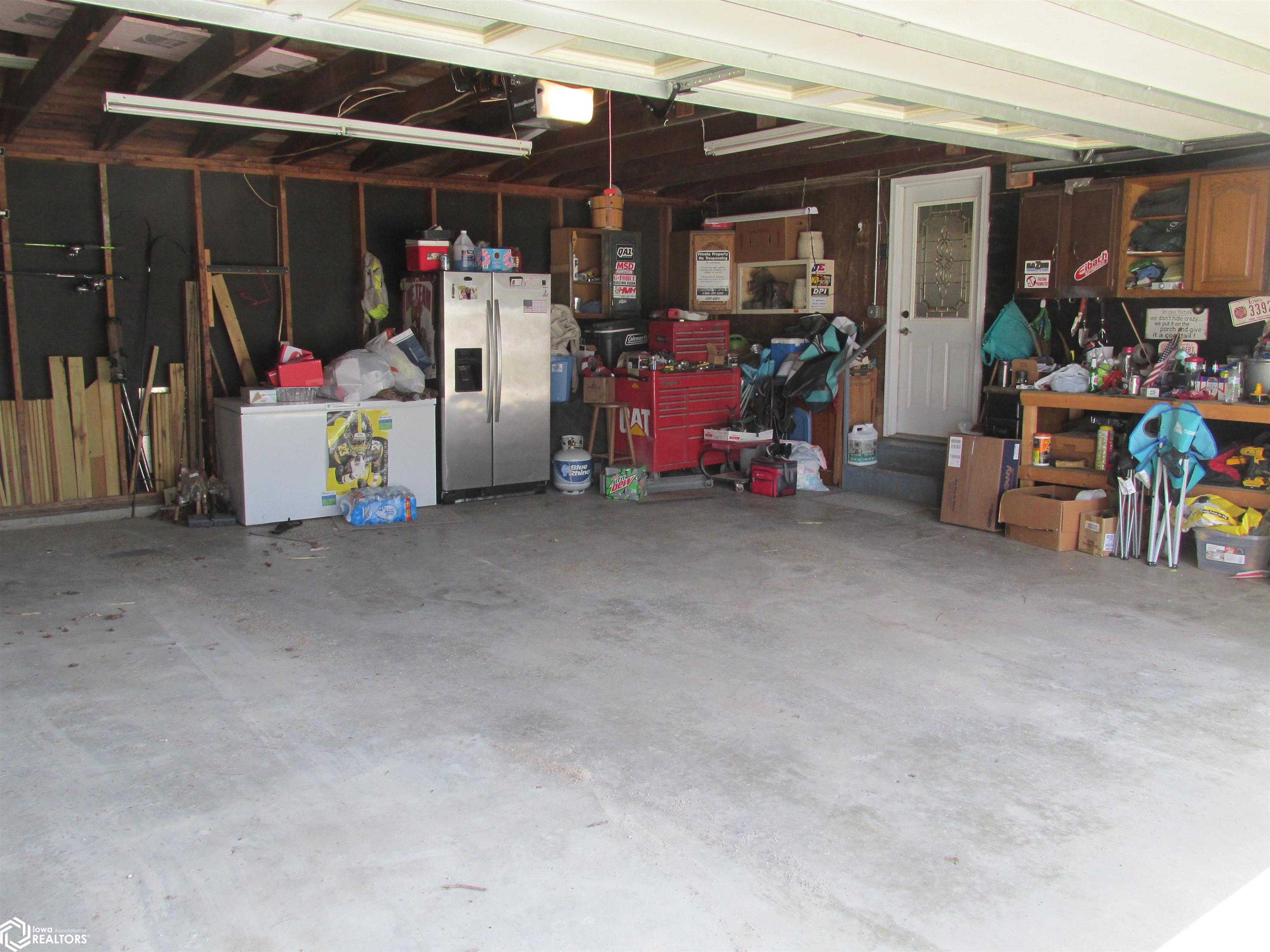 300 Roosevelt Street, Brayton, Iowa image 35