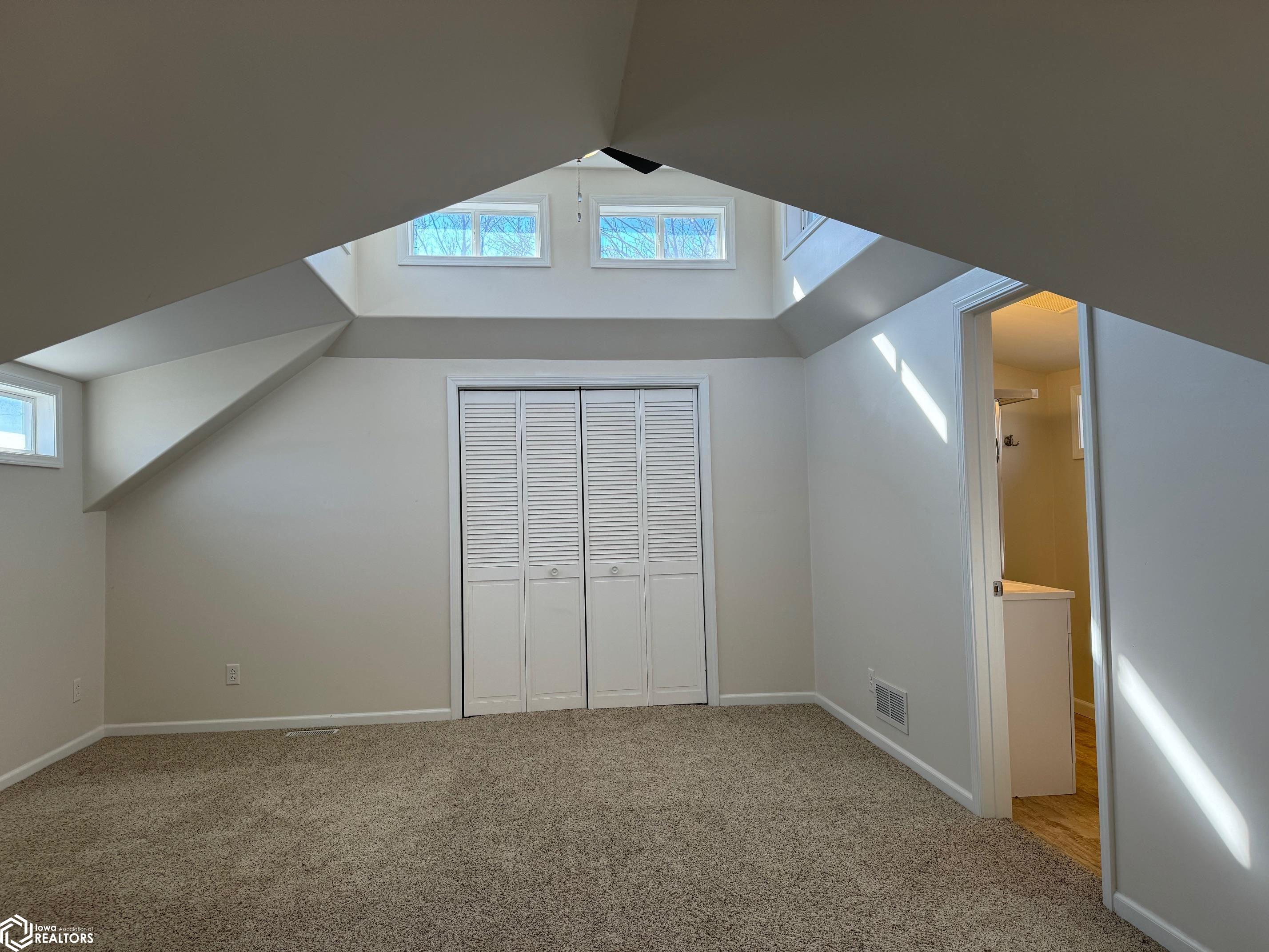 805 W Kirkwood Avenue, Fairfield, Iowa image 15