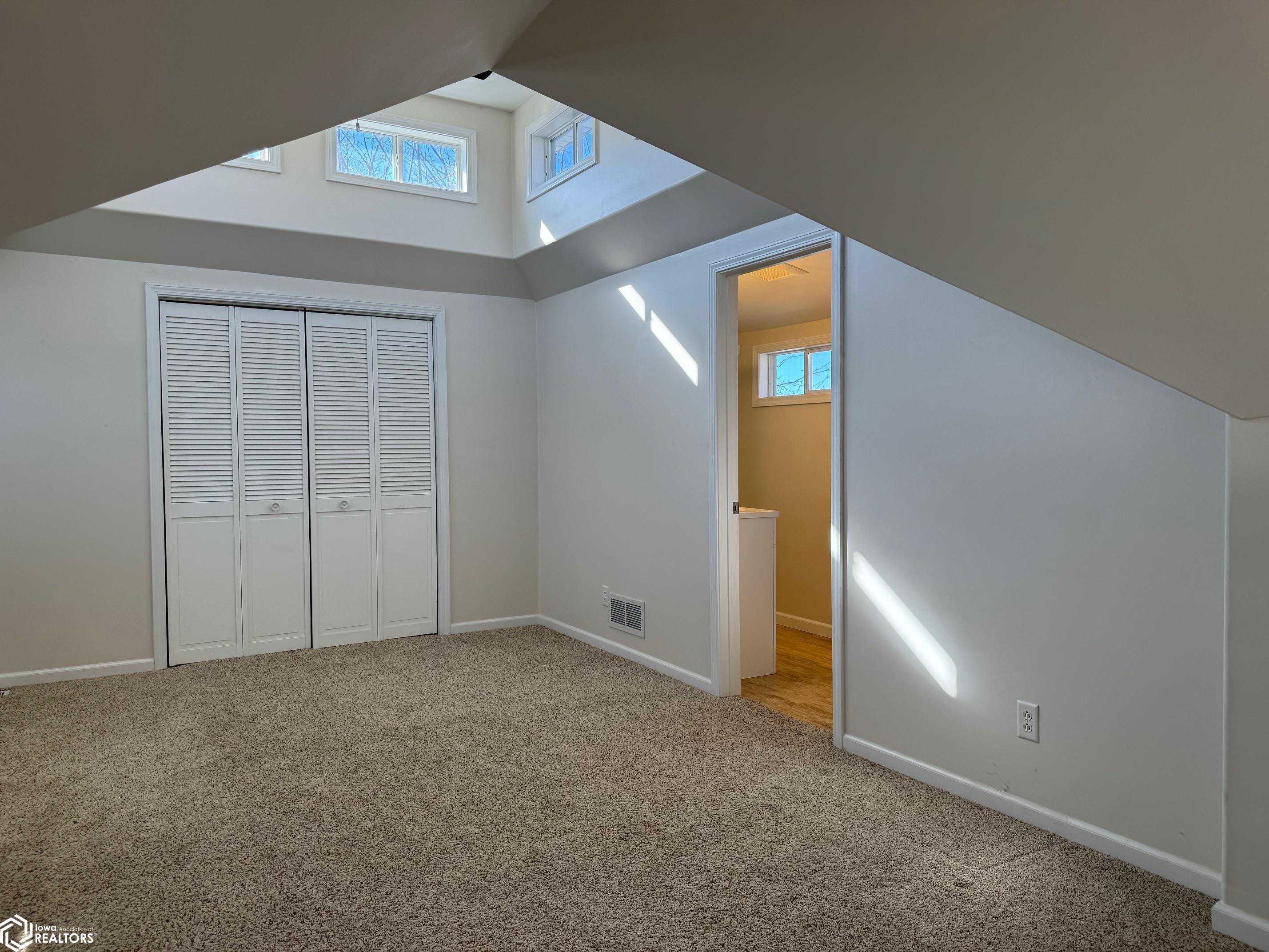 805 W Kirkwood Avenue, Fairfield, Iowa image 16
