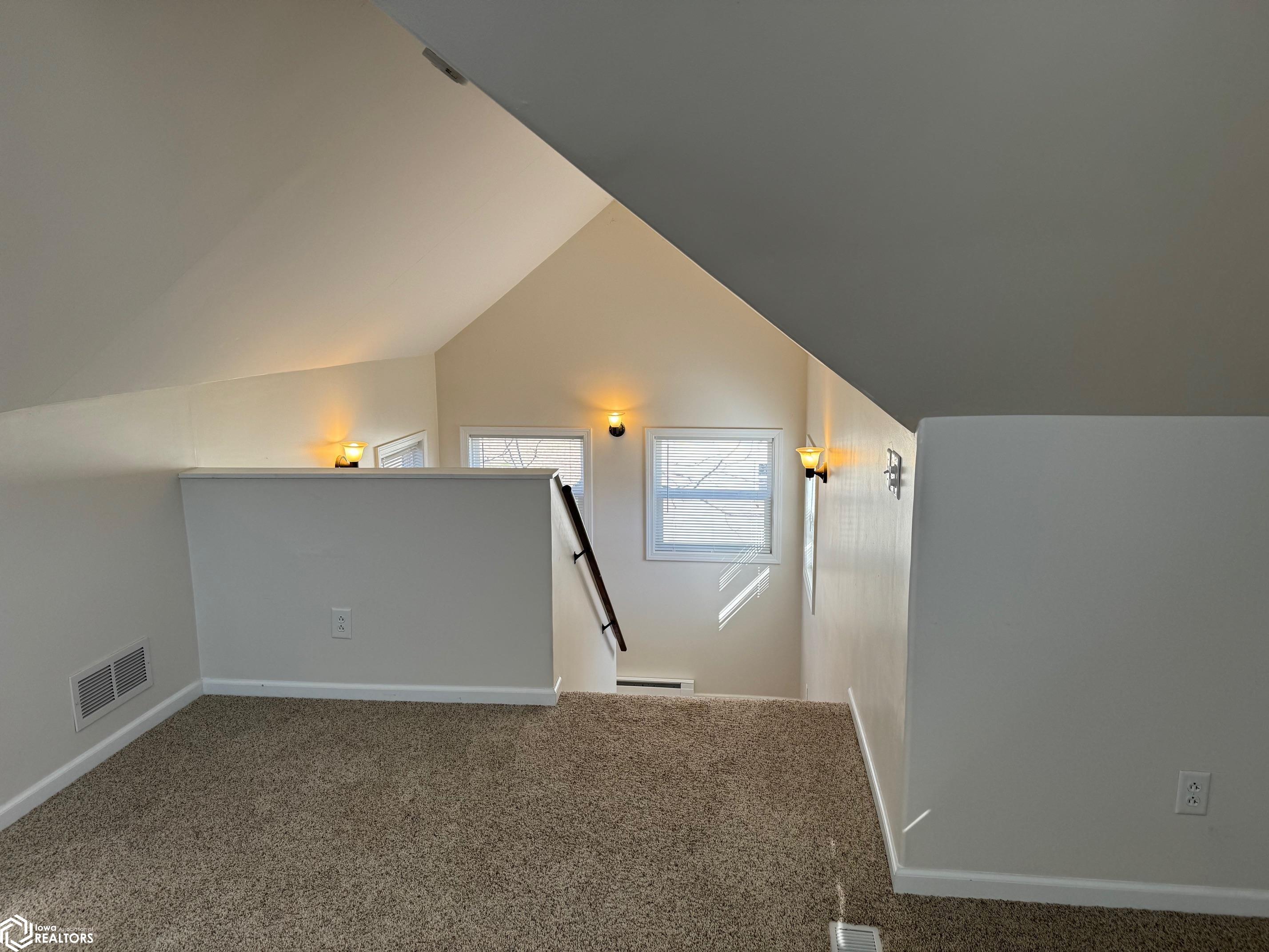 805 W Kirkwood Avenue, Fairfield, Iowa image 21
