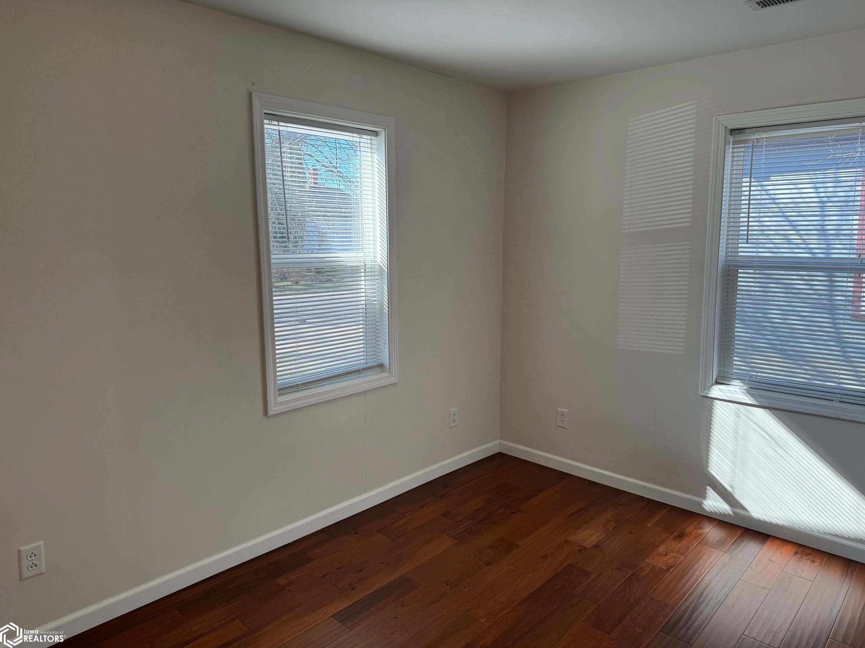 805 W Kirkwood Avenue, Fairfield, Iowa image 9