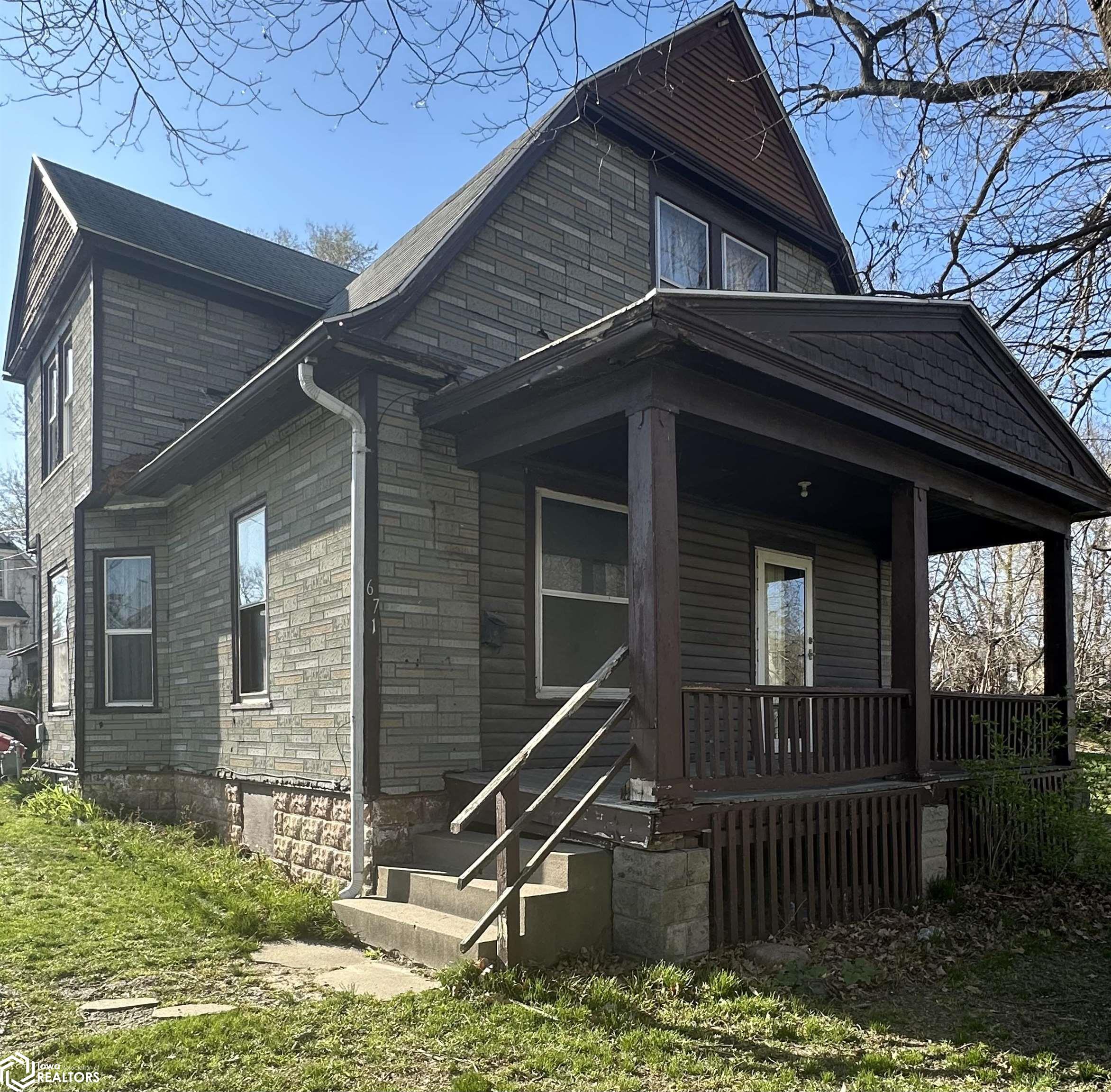 671 Higbee Avenue, Burlington, Iowa image 1