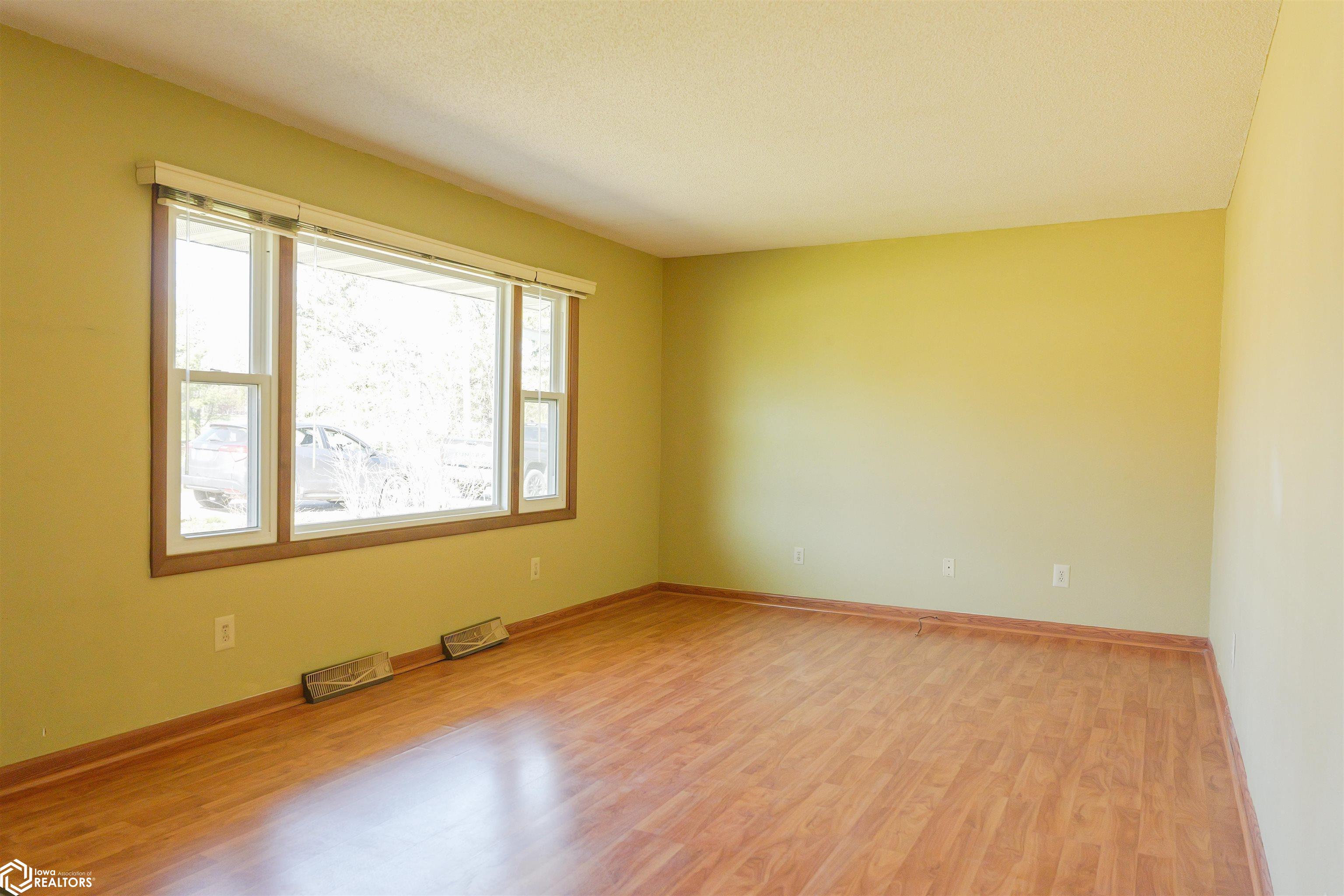 2305 Dekalb Street, Burlington, Iowa image 11