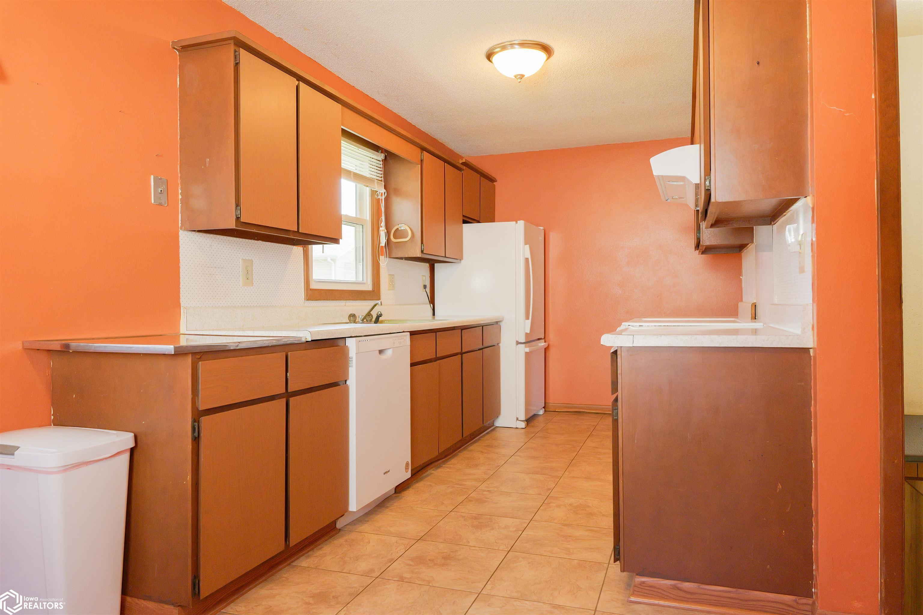 2305 Dekalb Street, Burlington, Iowa image 14