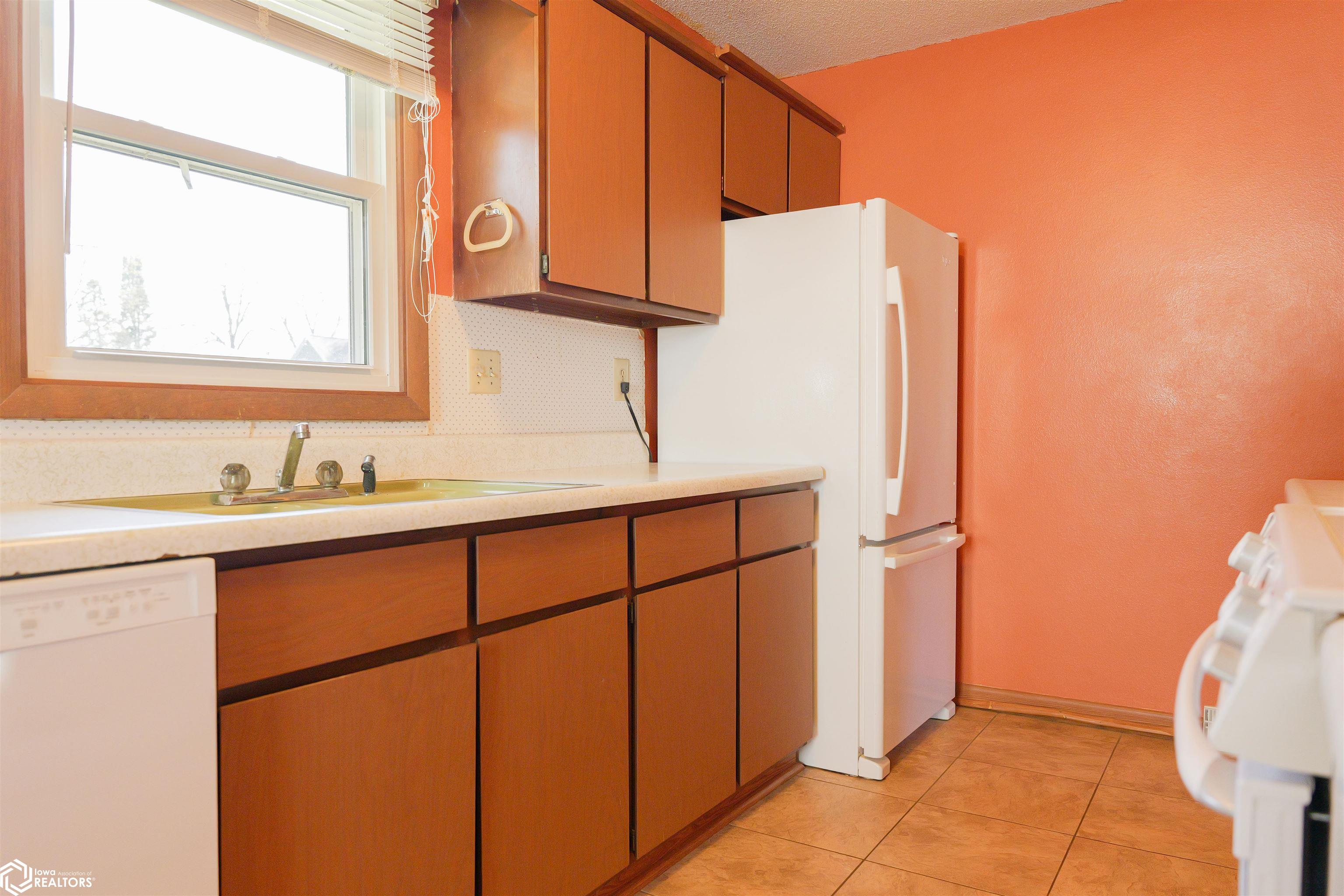 2305 Dekalb Street, Burlington, Iowa image 16