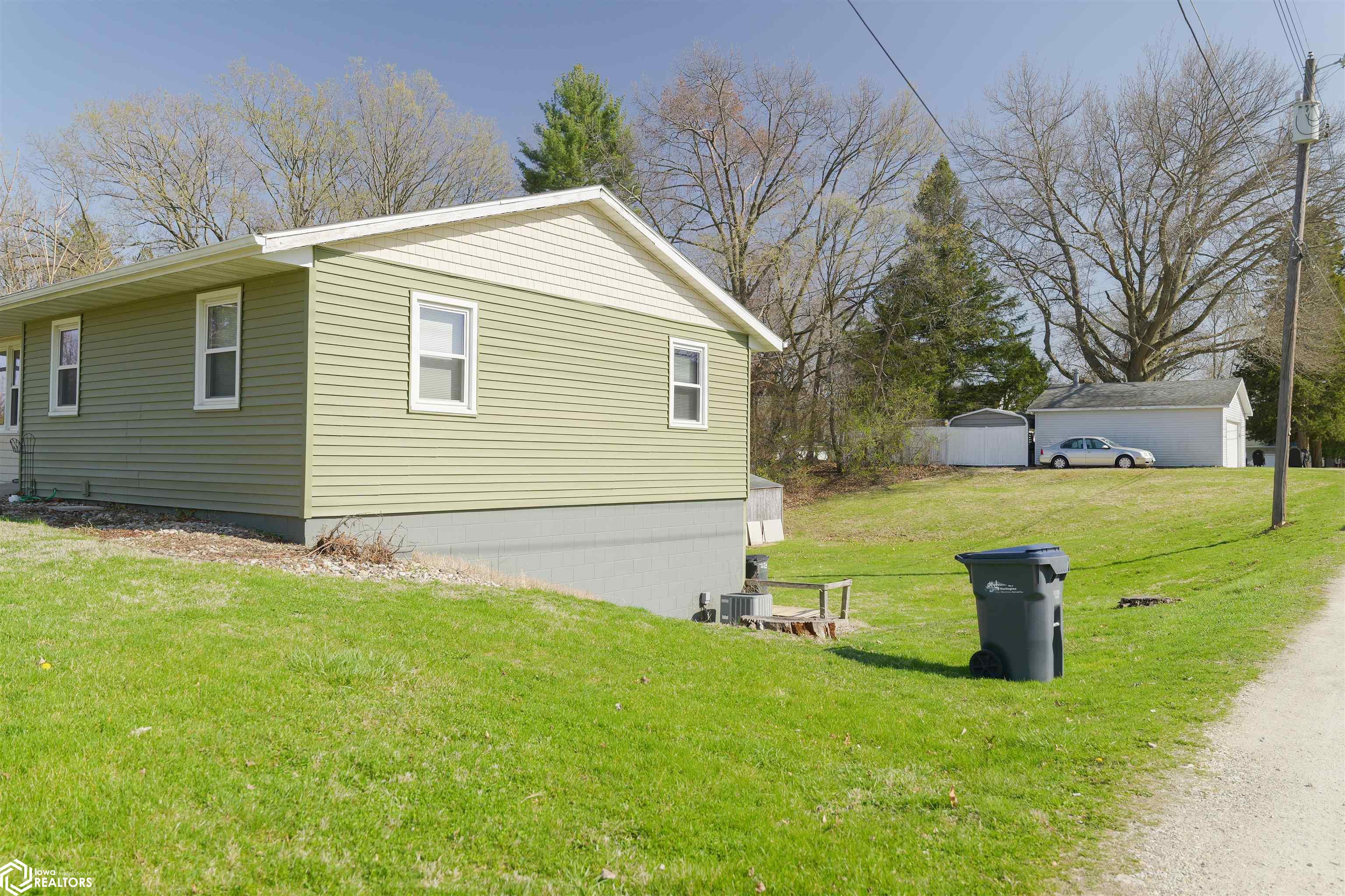 2305 Dekalb Street, Burlington, Iowa image 7