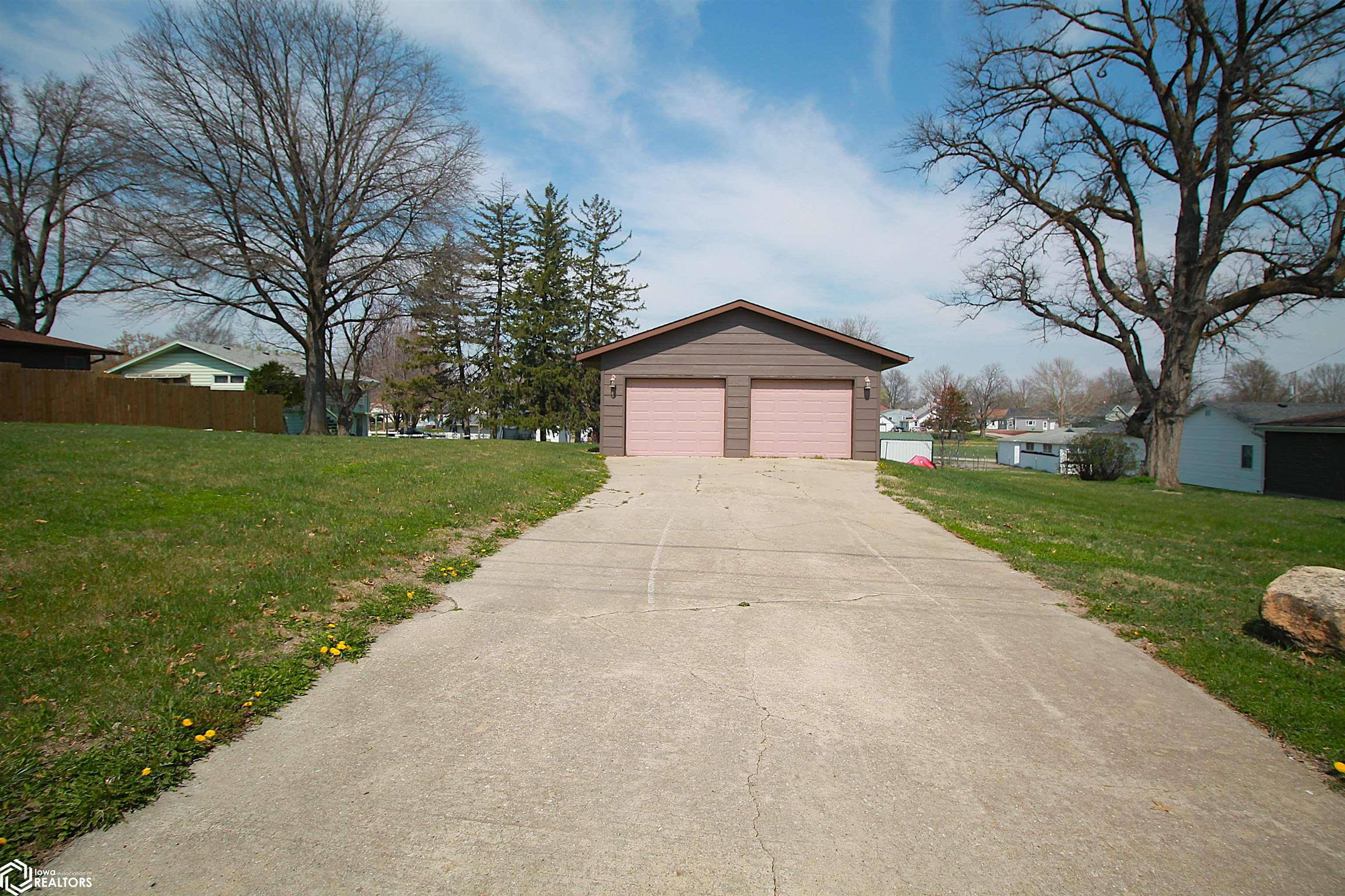 206 E Clark Street, Clarinda, Iowa image 1