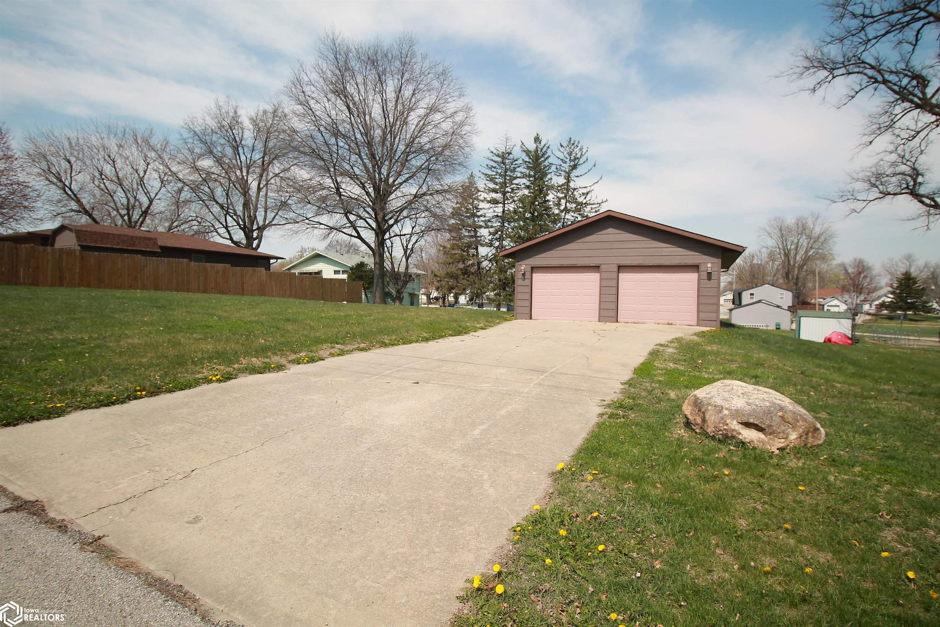 206 E Clark Street, Clarinda, Iowa image 3