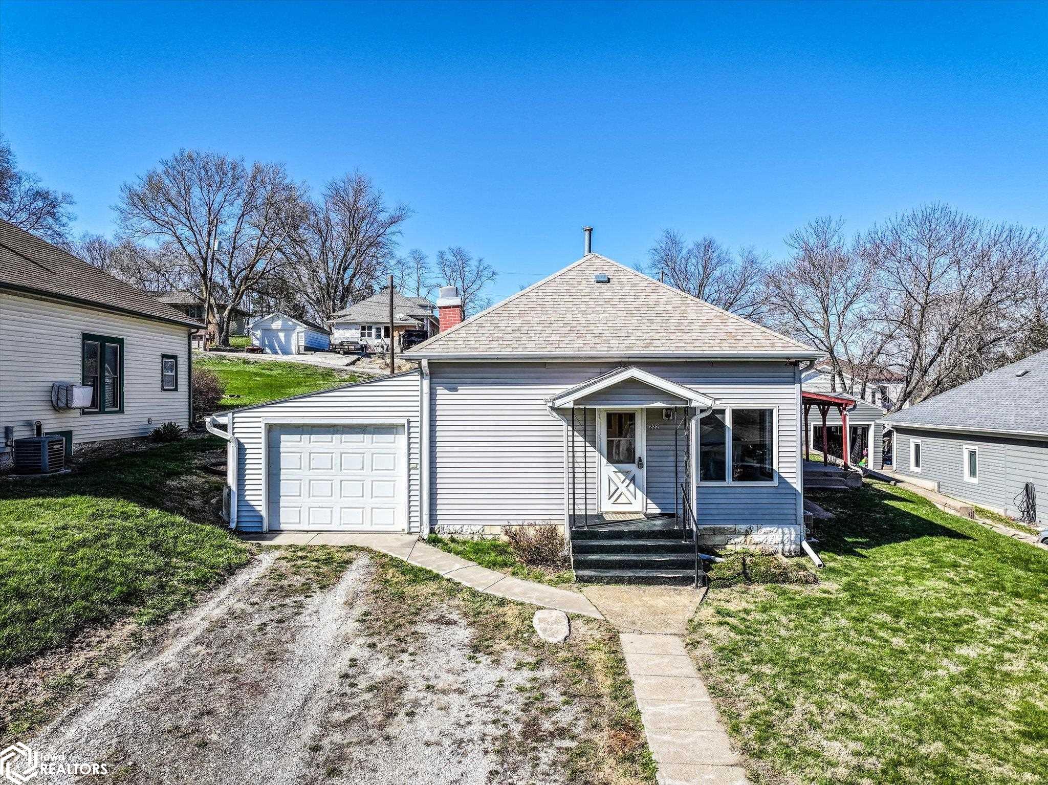 222 W 4th Street, Logan, Iowa image 1