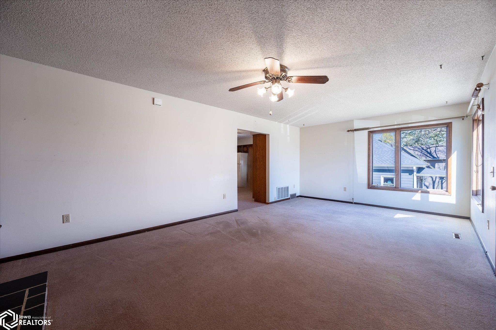 222 W 4th Street, Logan, Iowa image 5