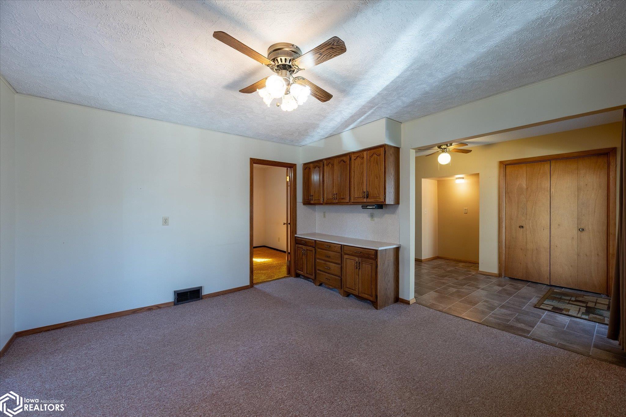 222 W 4th Street, Logan, Iowa image 9