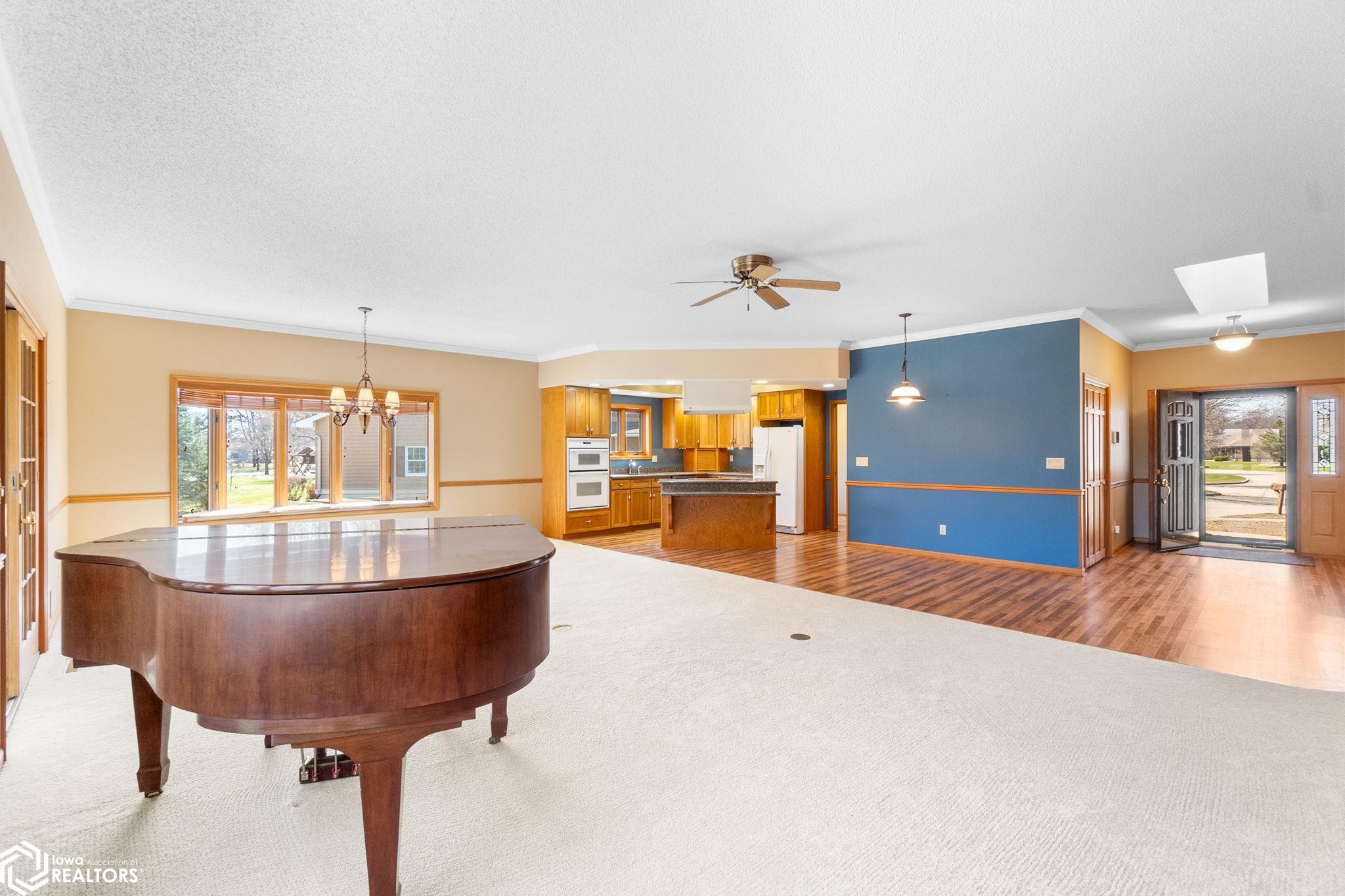 80 Ridge Road, Mason City, Iowa image 3