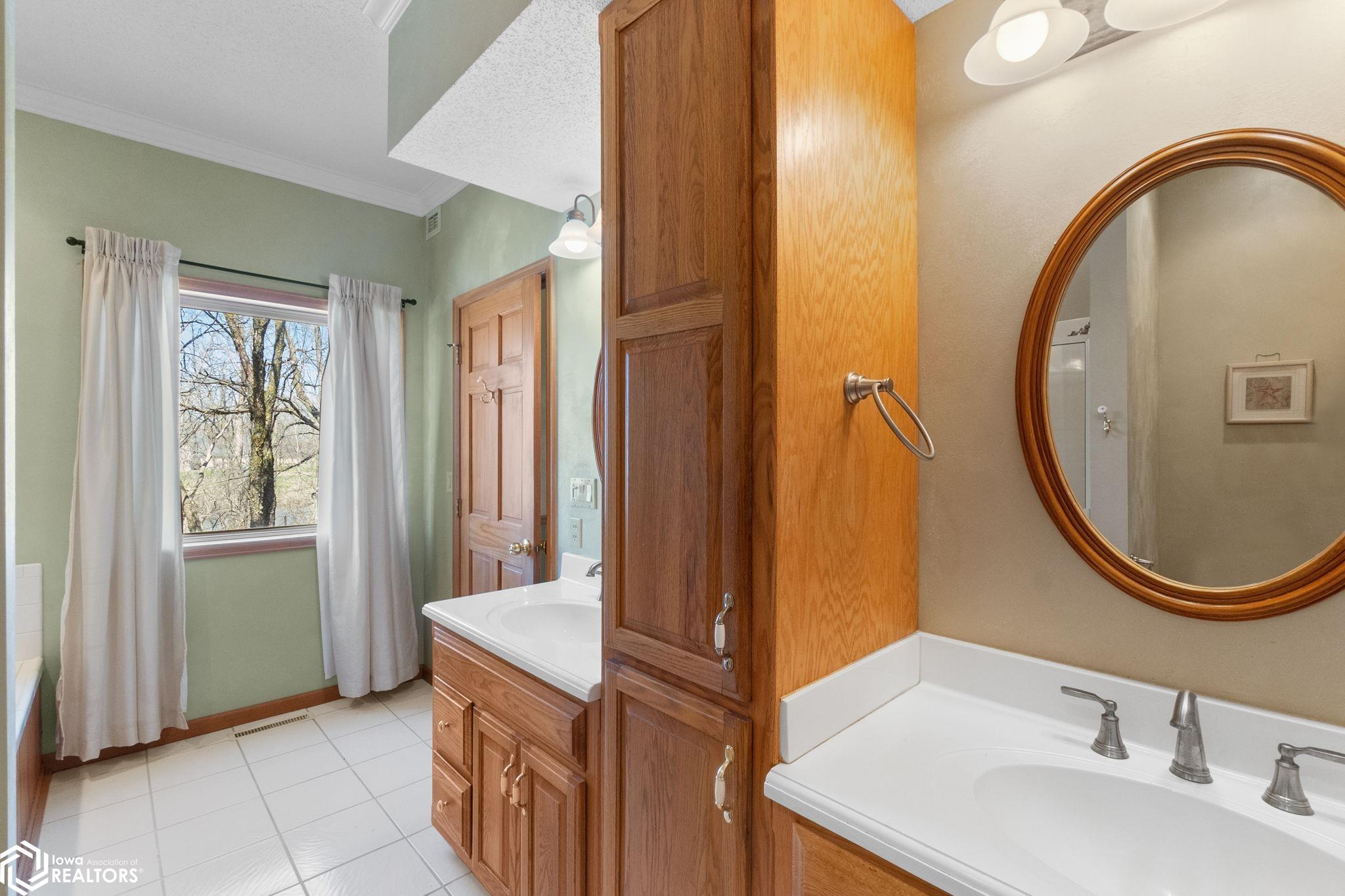 80 Ridge Road, Mason City, Iowa image 22