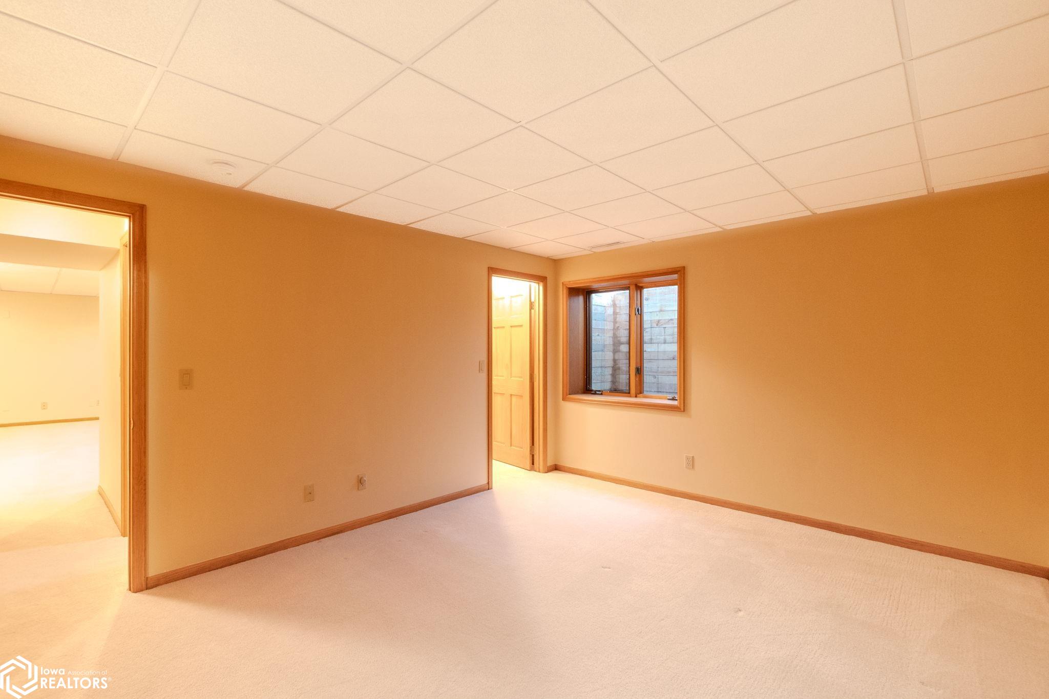 80 Ridge Road, Mason City, Iowa image 27