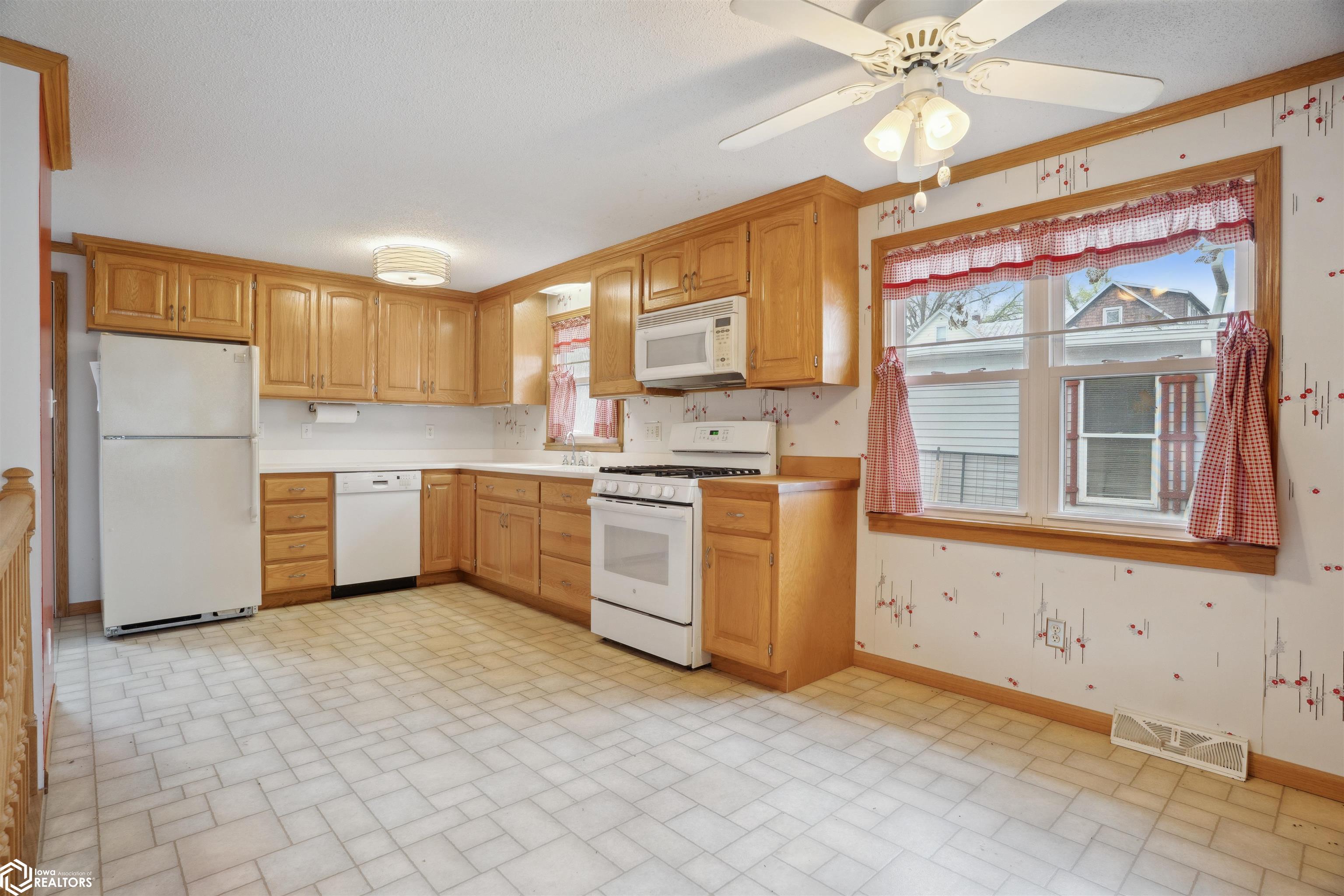 1412 Iowa Street, Burlington, Iowa image 12