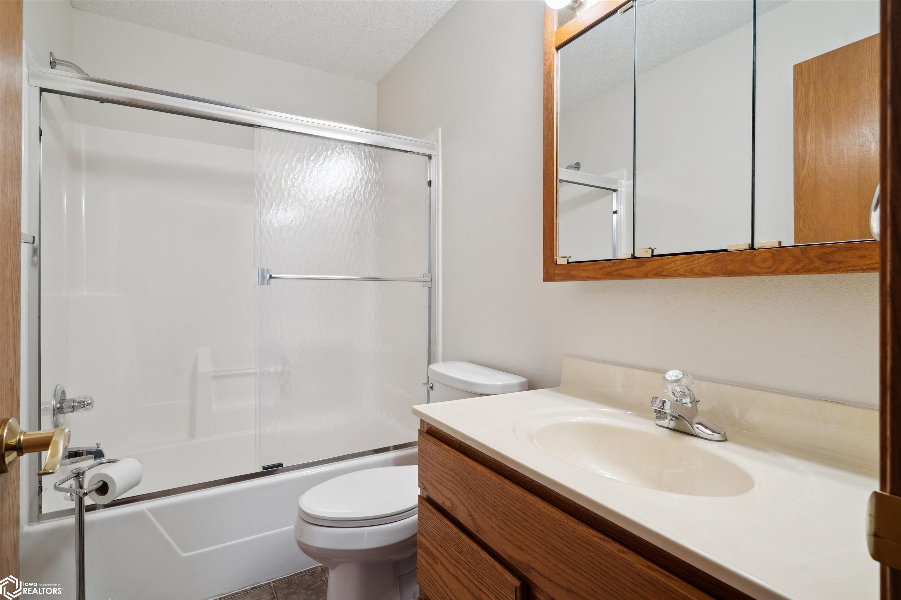 1504 Orchard Meadow Drive #B, Burlington, Iowa image 15