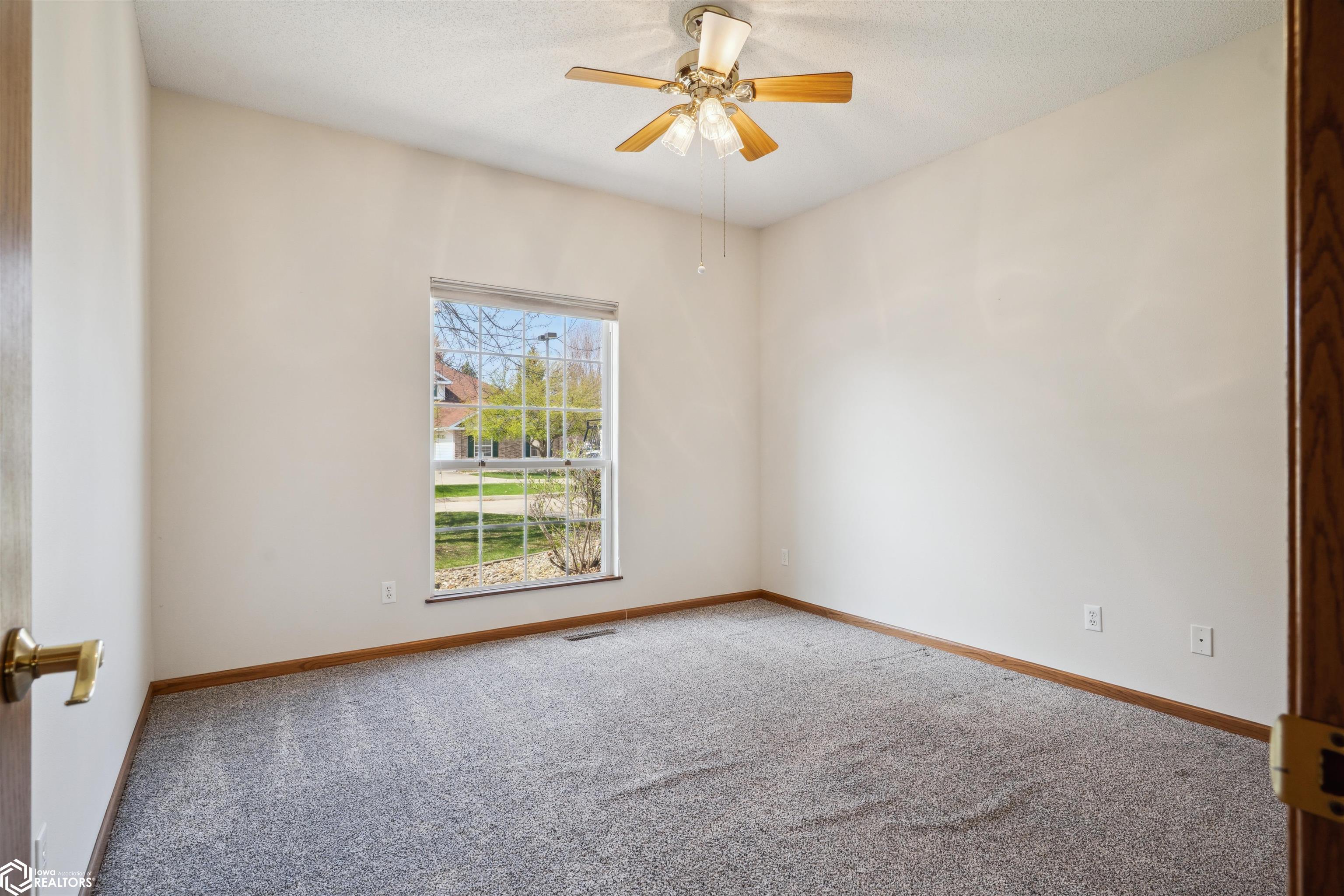 1504 Orchard Meadow Drive #B, Burlington, Iowa image 16