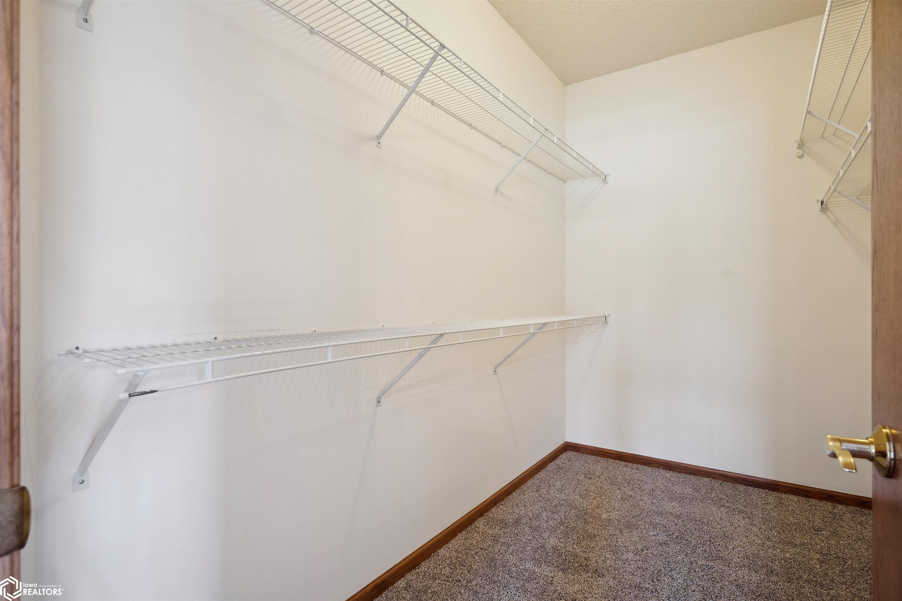 1504 Orchard Meadow Drive #B, Burlington, Iowa image 20