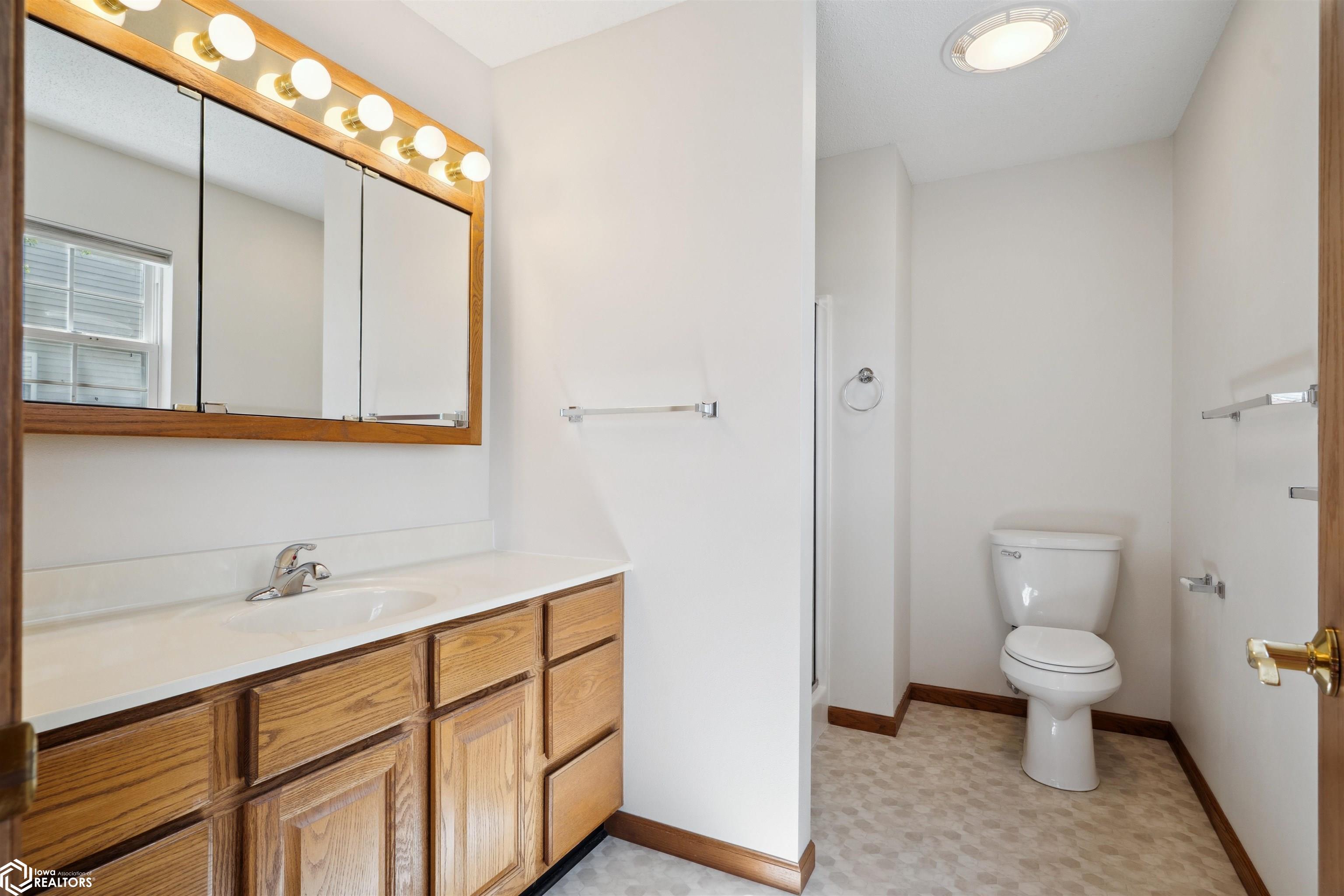1504 Orchard Meadow Drive #B, Burlington, Iowa image 21