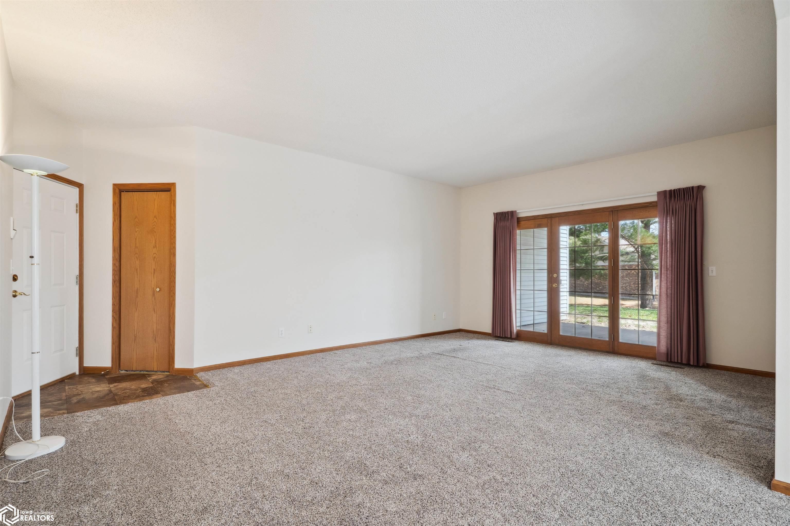 1504 Orchard Meadow Drive #B, Burlington, Iowa image 4