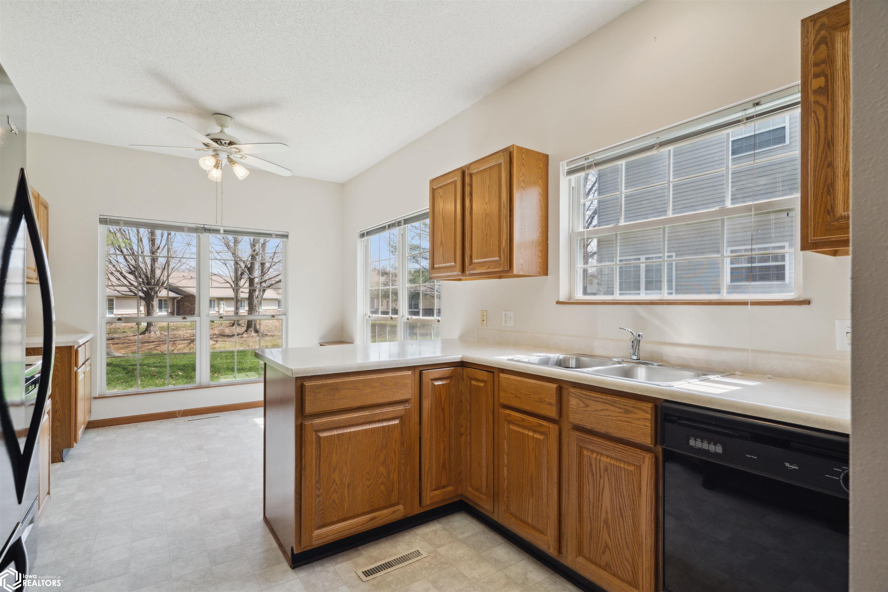 1504 Orchard Meadow Drive #B, Burlington, Iowa image 9