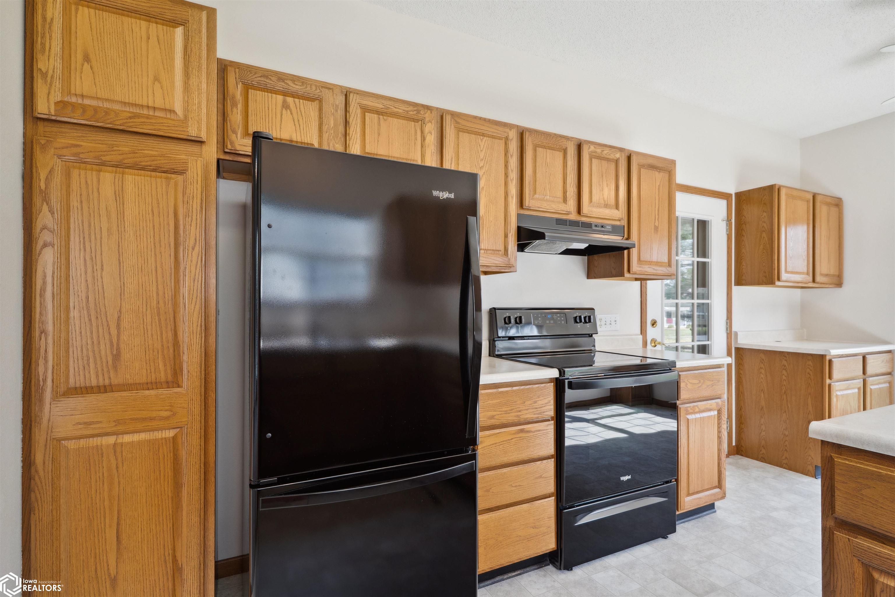 1504 Orchard Meadow Drive #B, Burlington, Iowa image 10