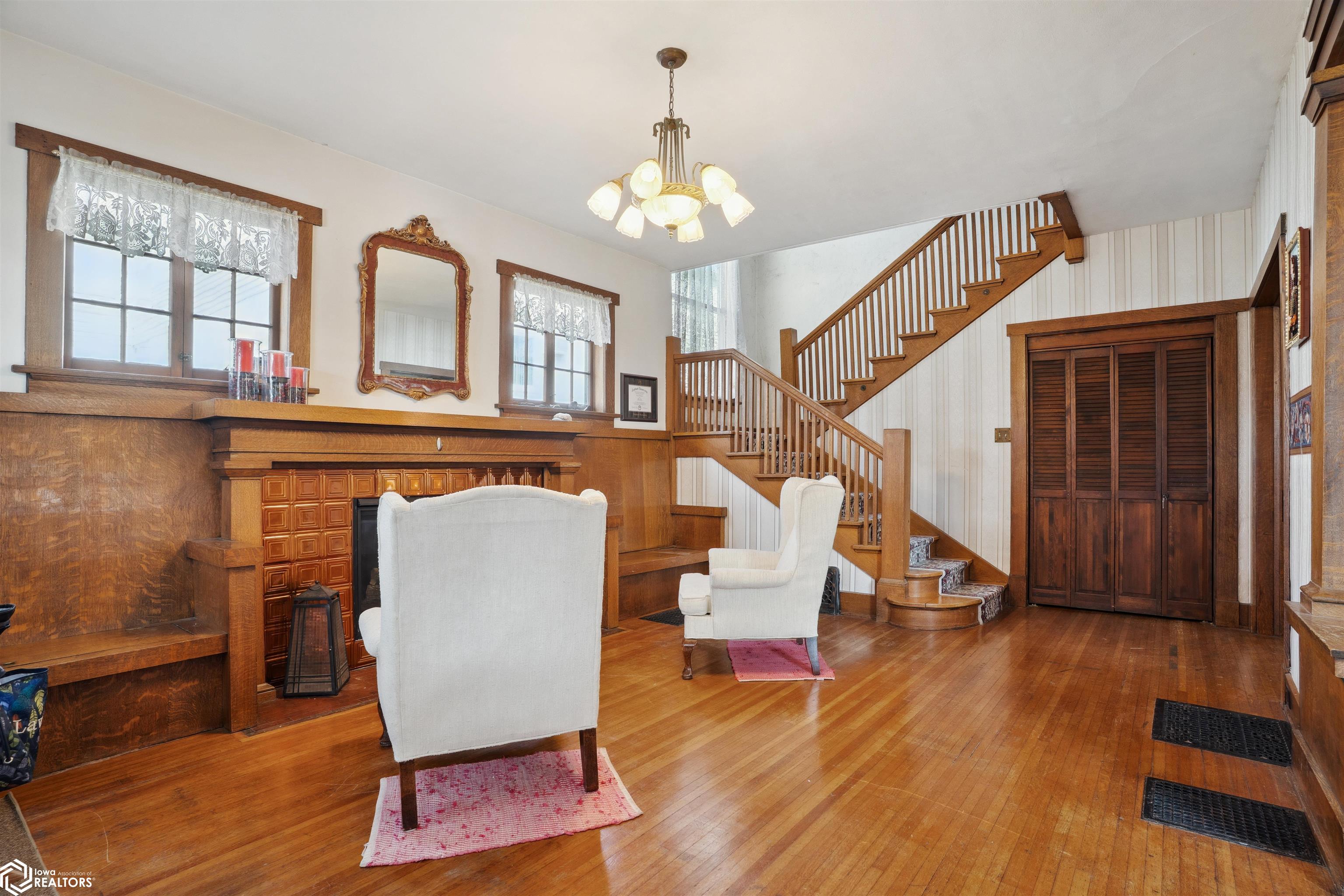 302 N Adams Street, Mount Pleasant, Iowa image 5