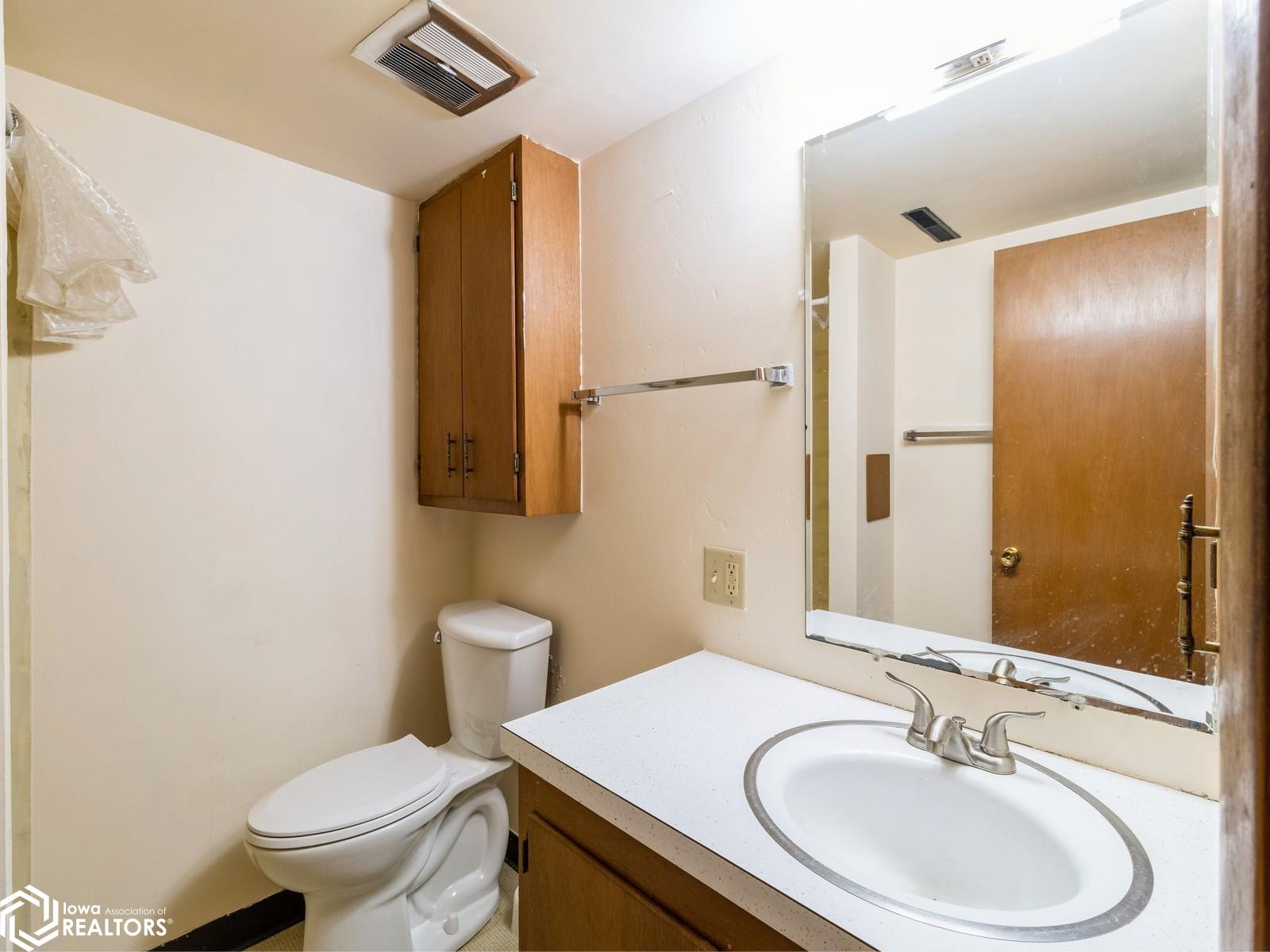 2006 Catalina Place, Marshalltown, Iowa image 17
