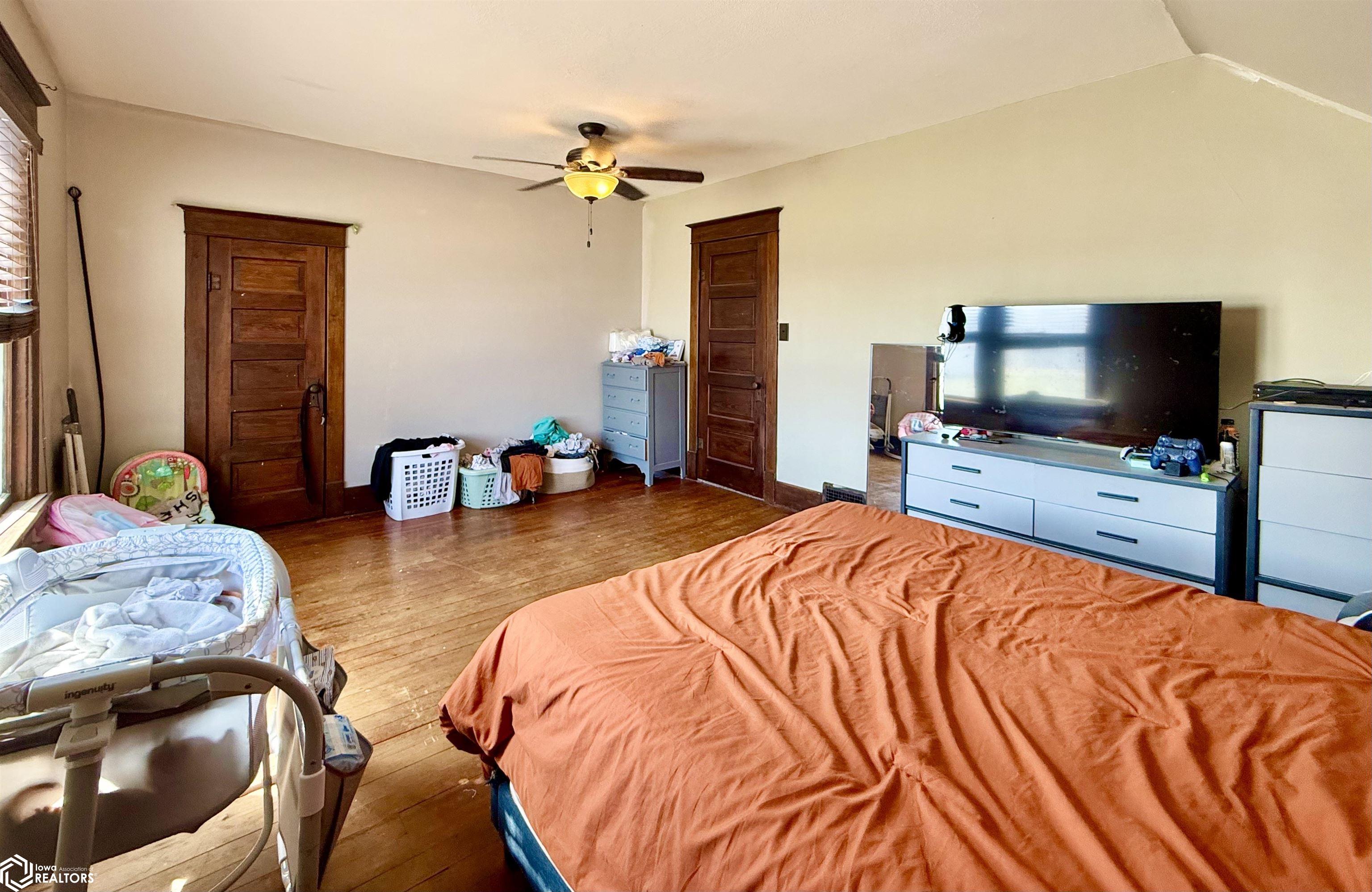 218 E Walnut Street, Conrad, Iowa image 15