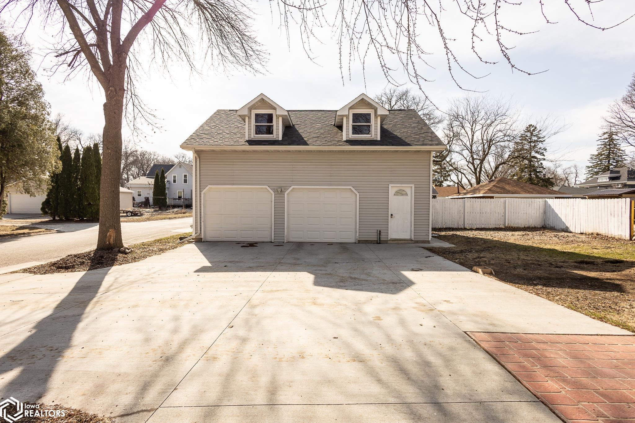 713 S 8th Street, Clear Lake, Iowa image 14