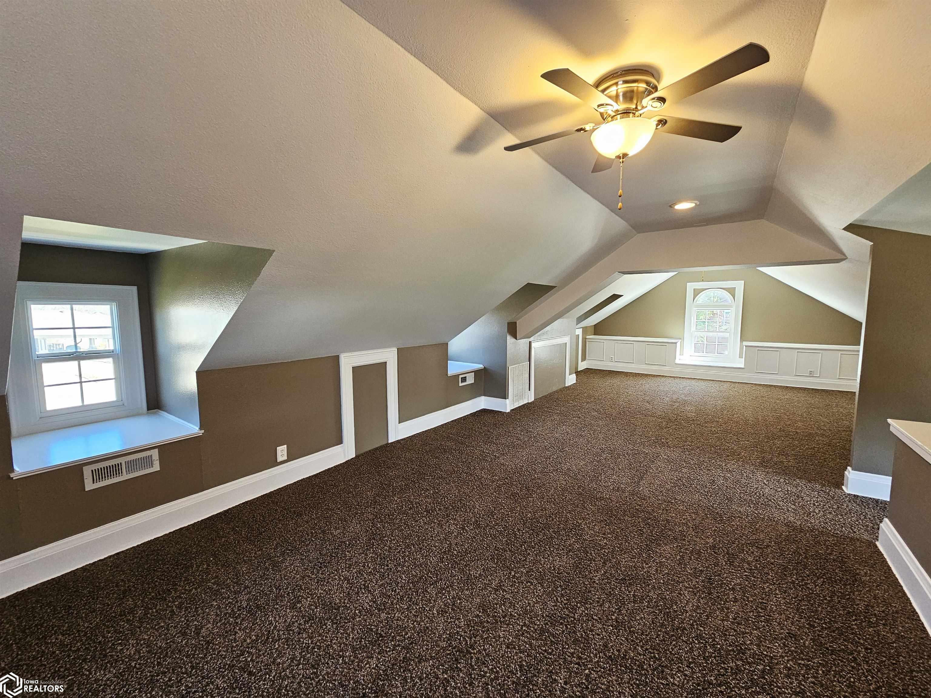 2405 Bittersweet Place, Burlington, Iowa image 14