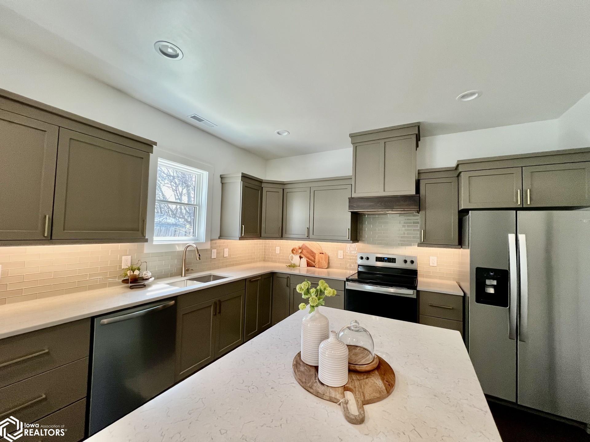 302 W Cherry Street, New Sharon, Iowa image 8