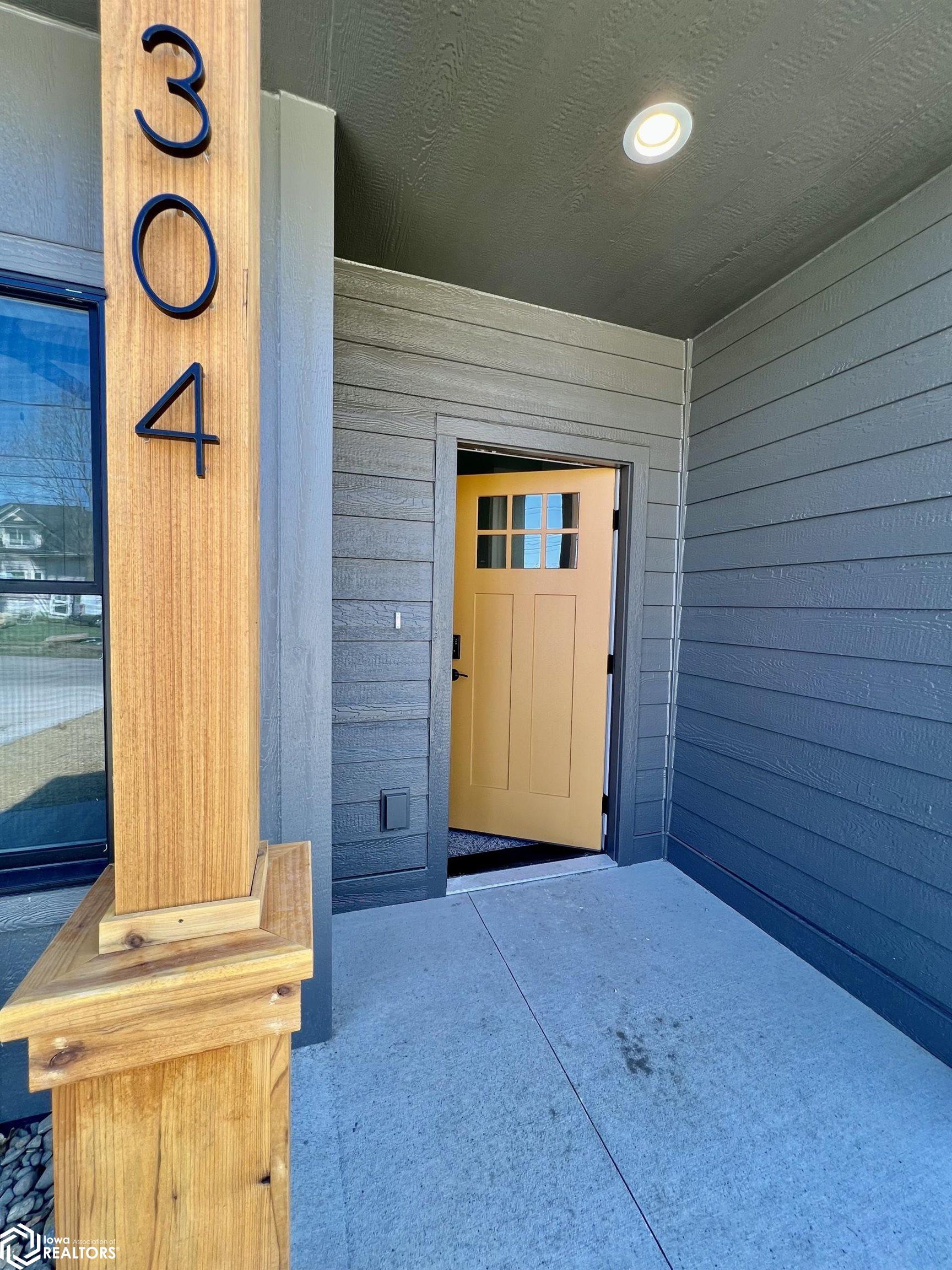 304 W Cherry Street, New Sharon, Iowa image 2
