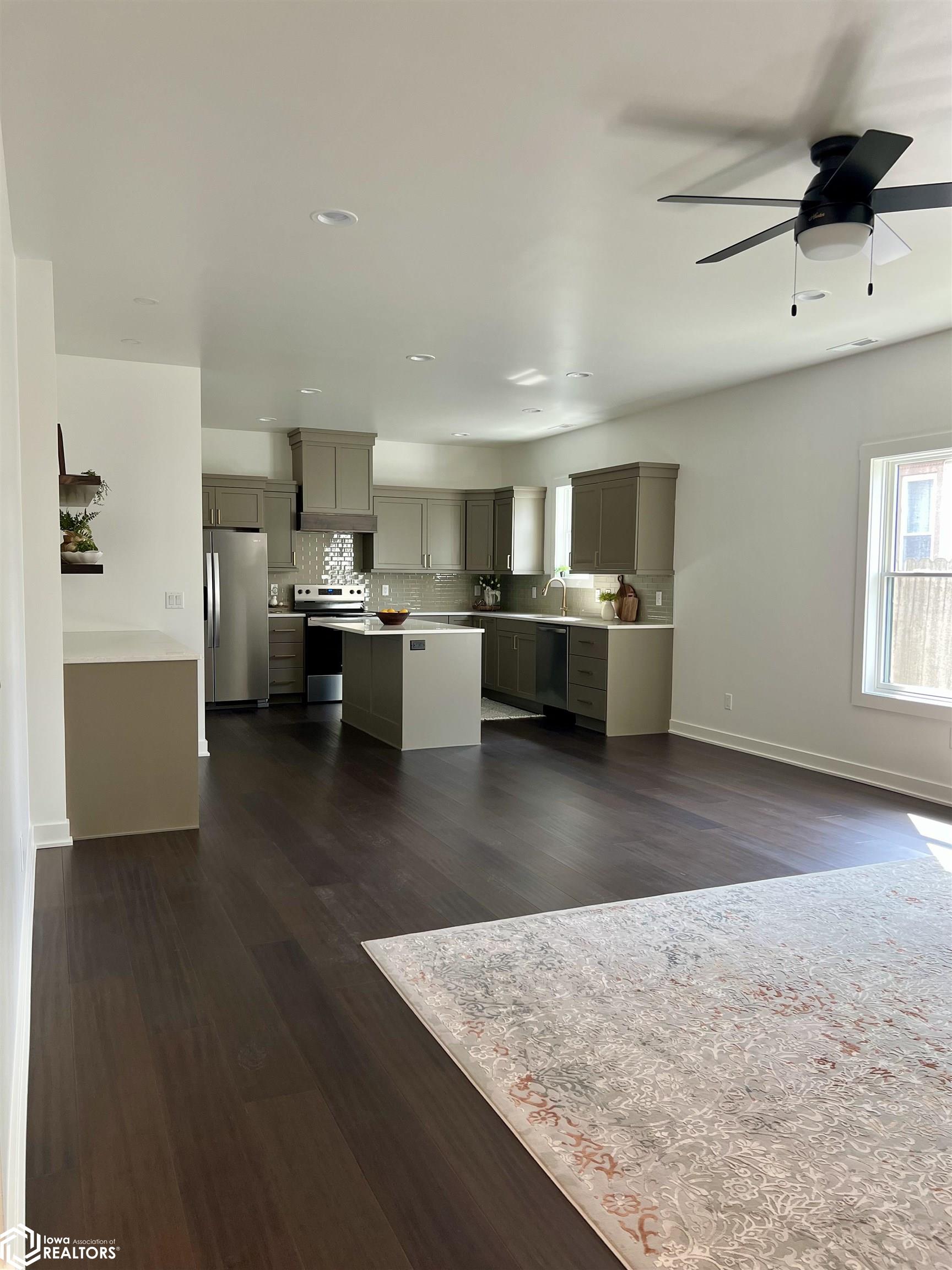 304 W Cherry Street, New Sharon, Iowa image 3