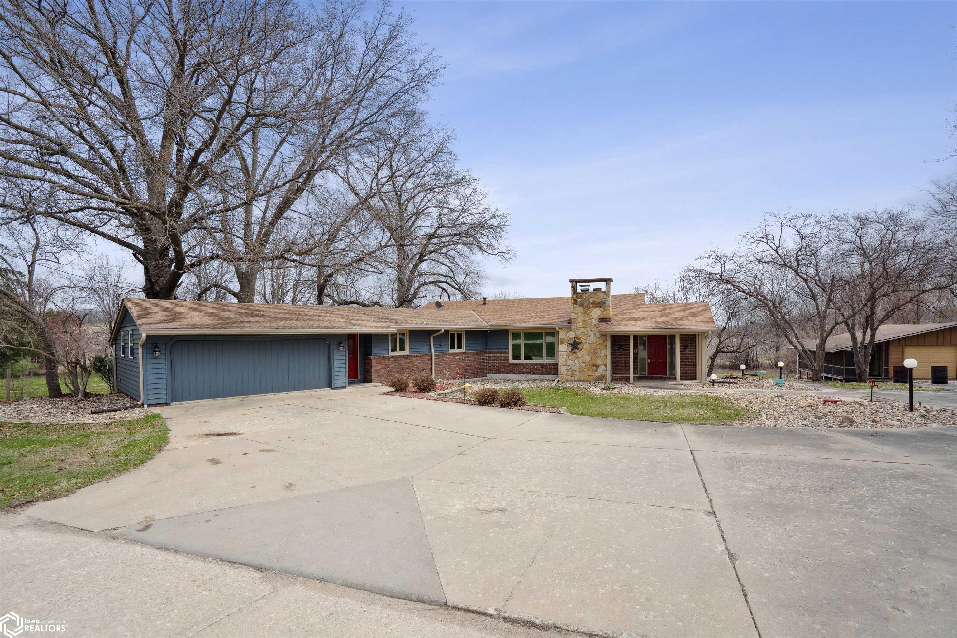 1818 Wiese Garden Road, Marshalltown, Iowa image 2