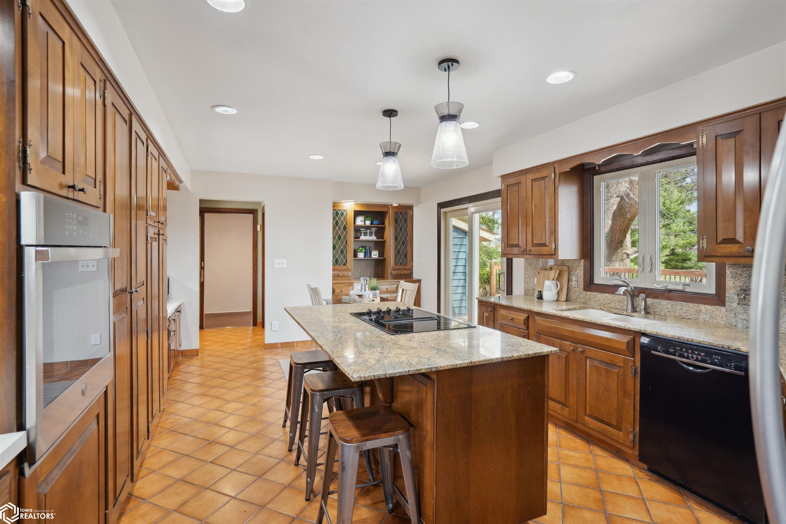 1818 Wiese Garden Road, Marshalltown, Iowa image 12