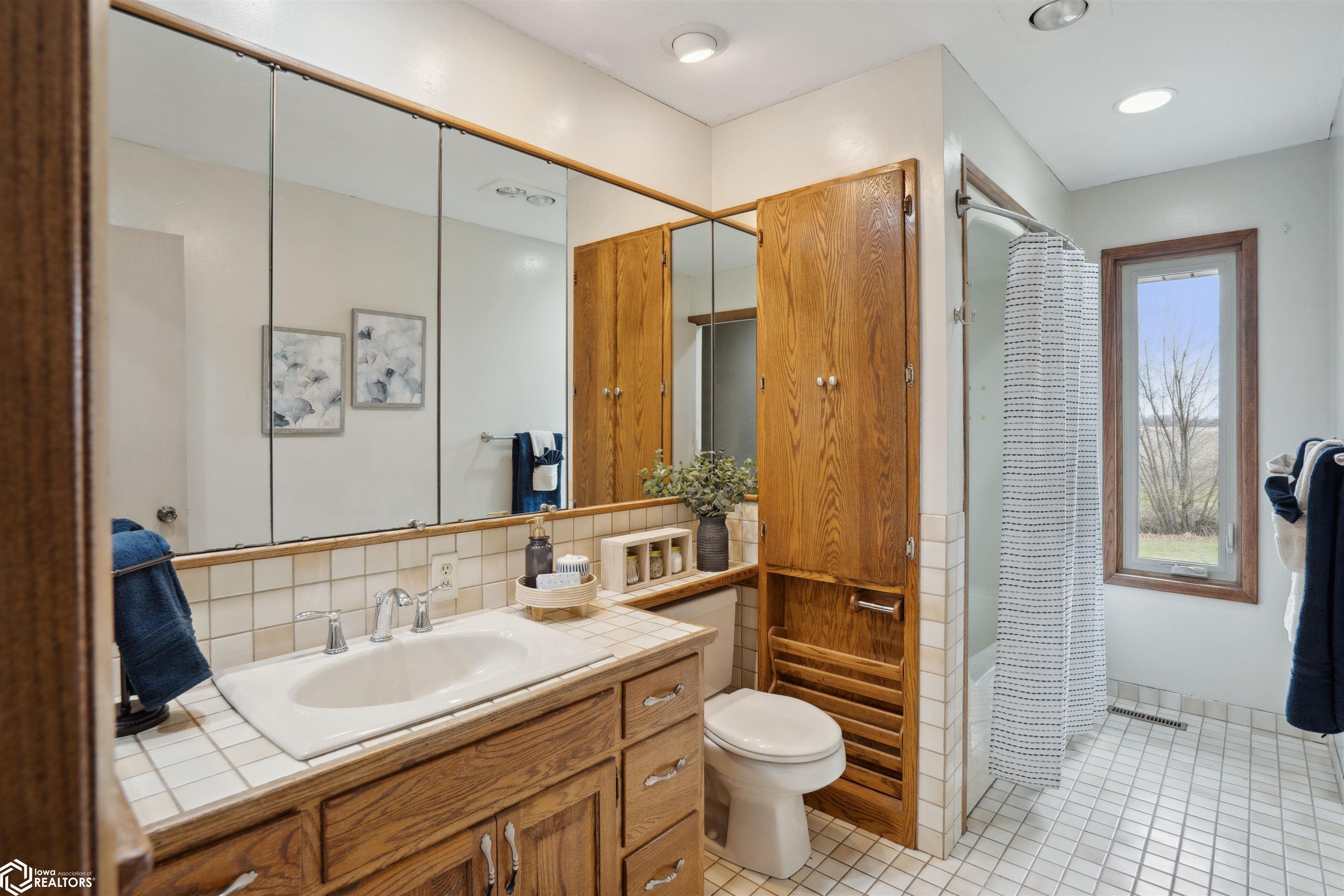 1818 Wiese Garden Road, Marshalltown, Iowa image 23