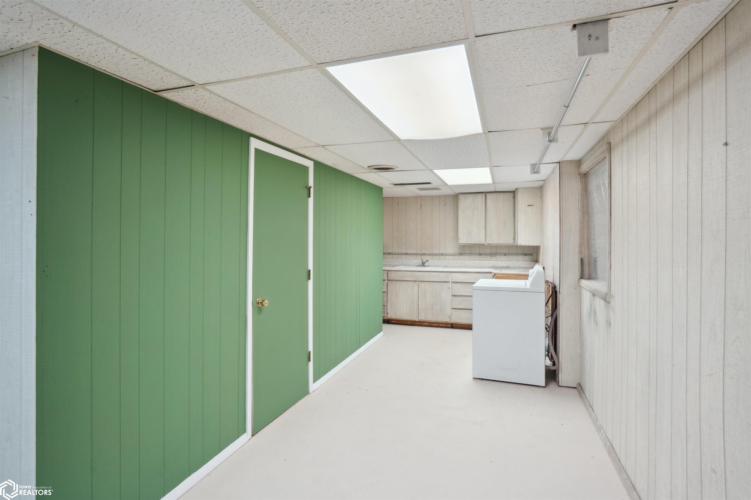 1818 Wiese Garden Road, Marshalltown, Iowa image 38