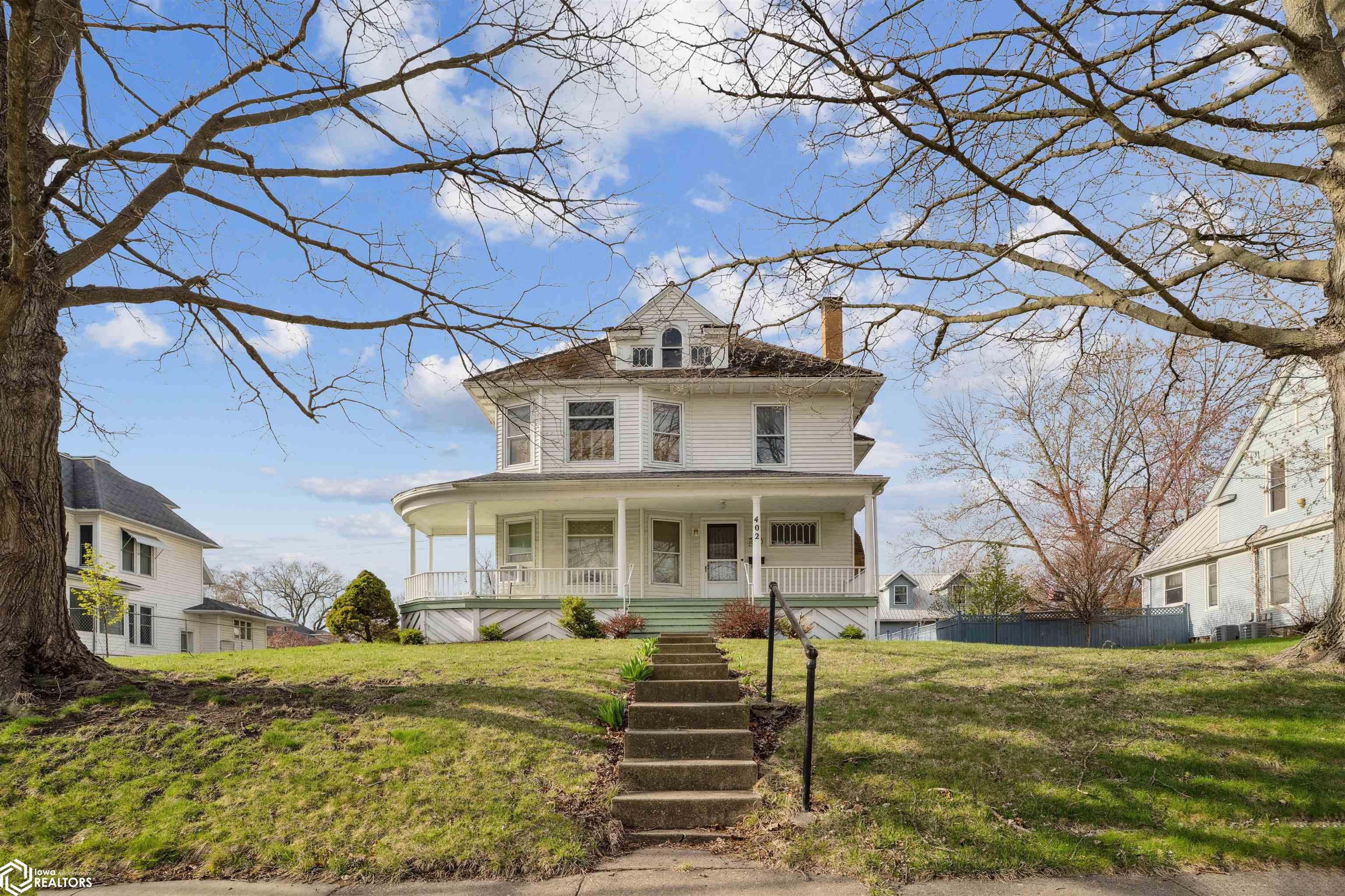 402 E Monroe Street, Mount Pleasant, Iowa image 1