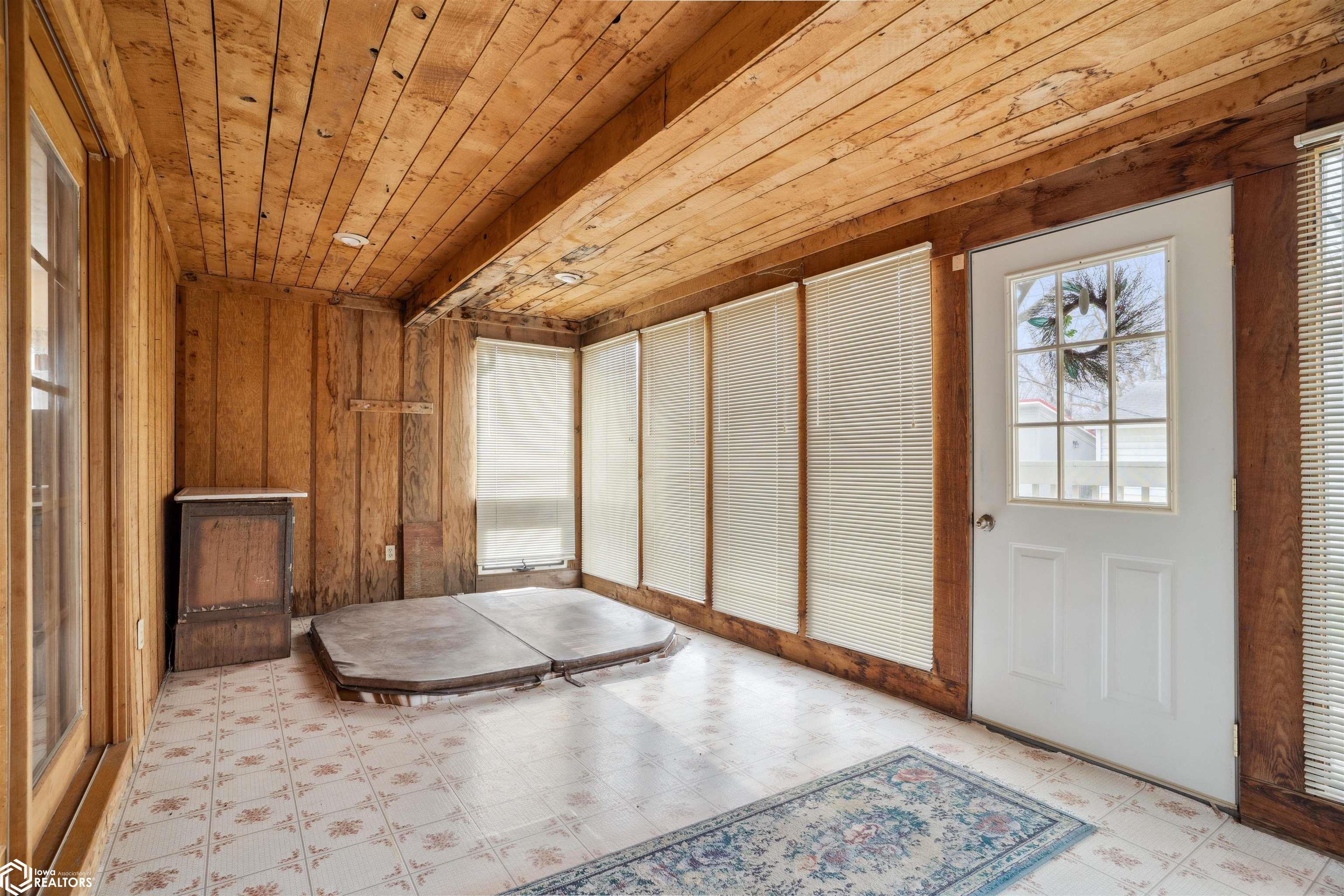 402 E Monroe Street, Mount Pleasant, Iowa image 22