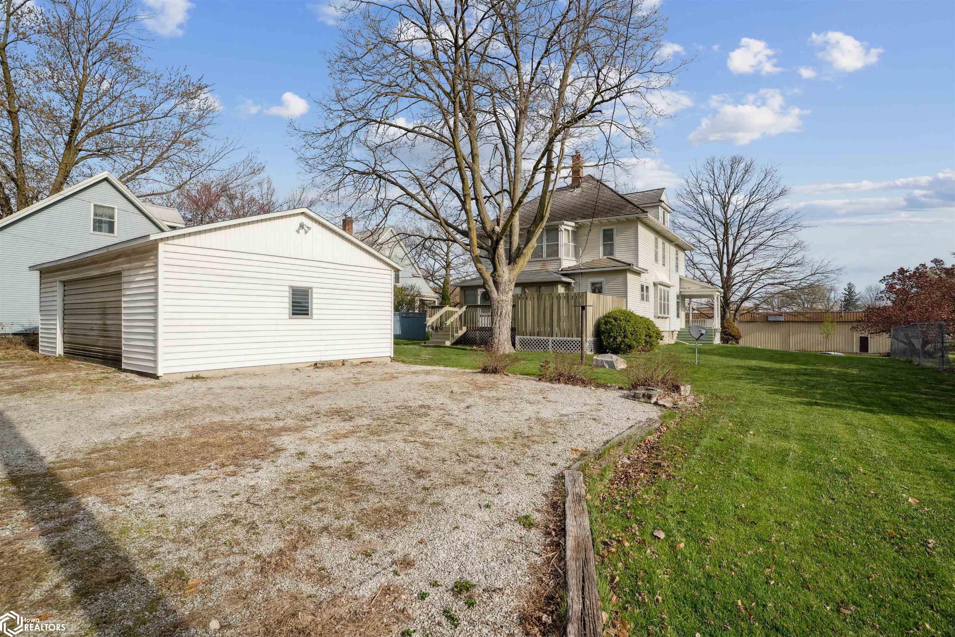 402 E Monroe Street, Mount Pleasant, Iowa image 25