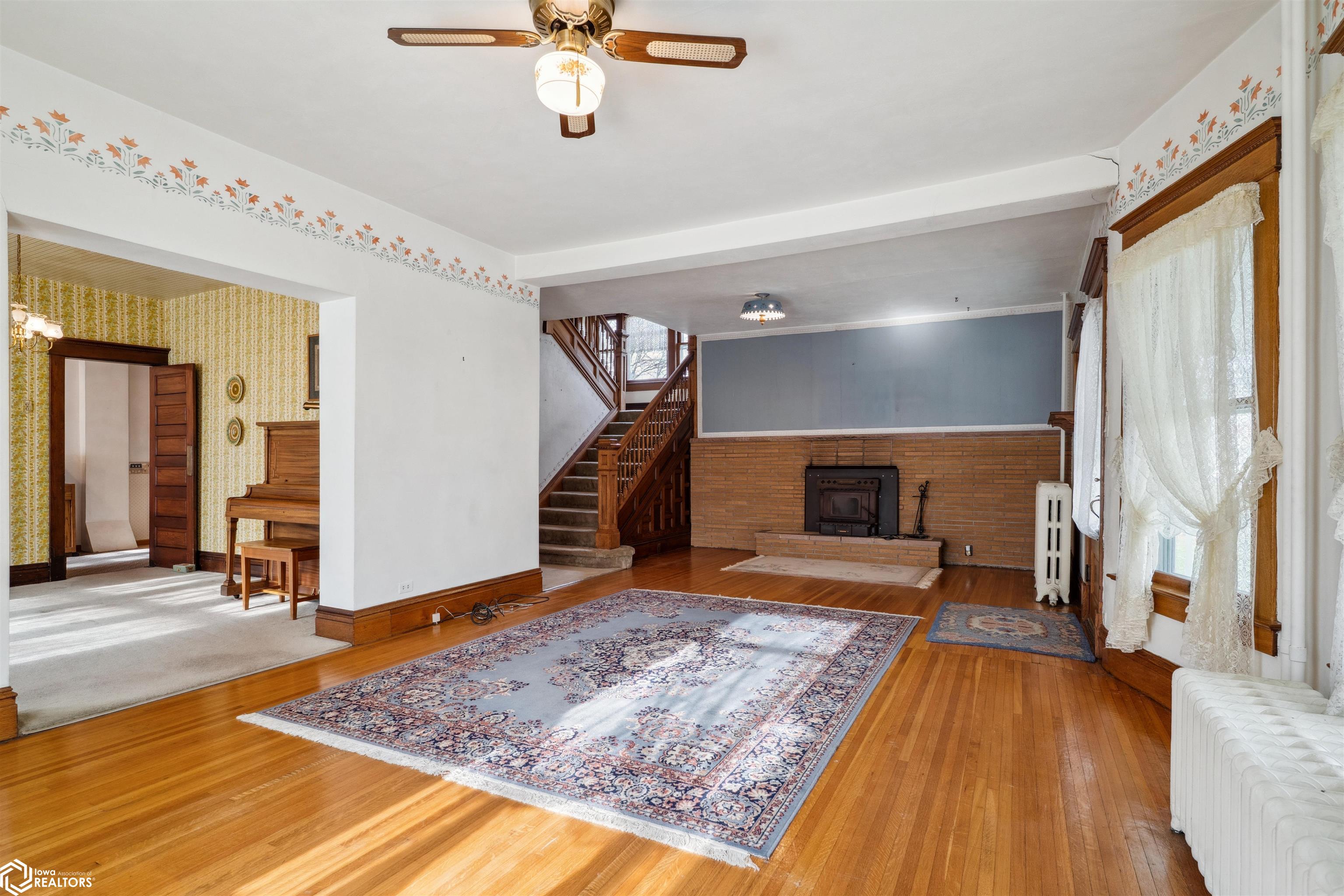 402 E Monroe Street, Mount Pleasant, Iowa image 5