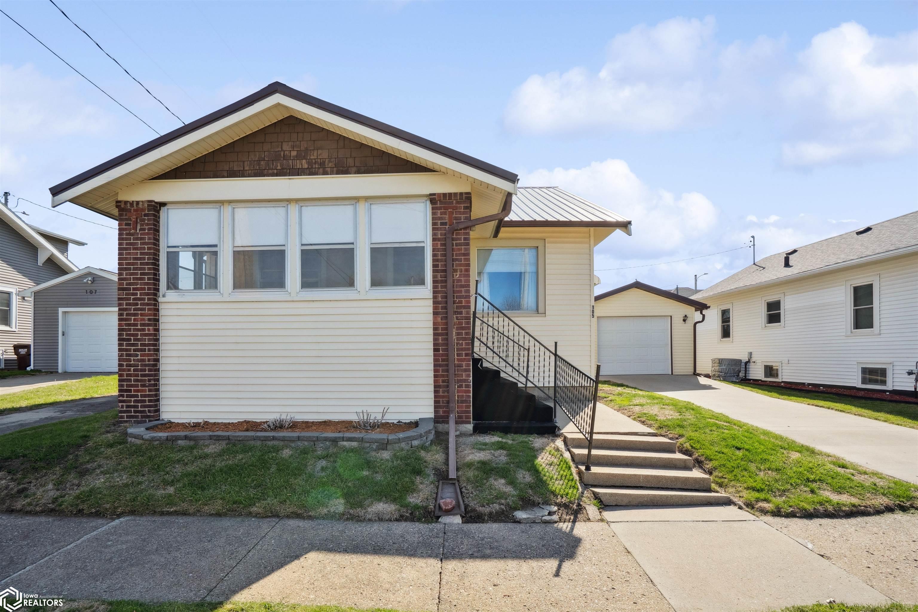 105 N 11th Street, Marshalltown, Iowa image 1