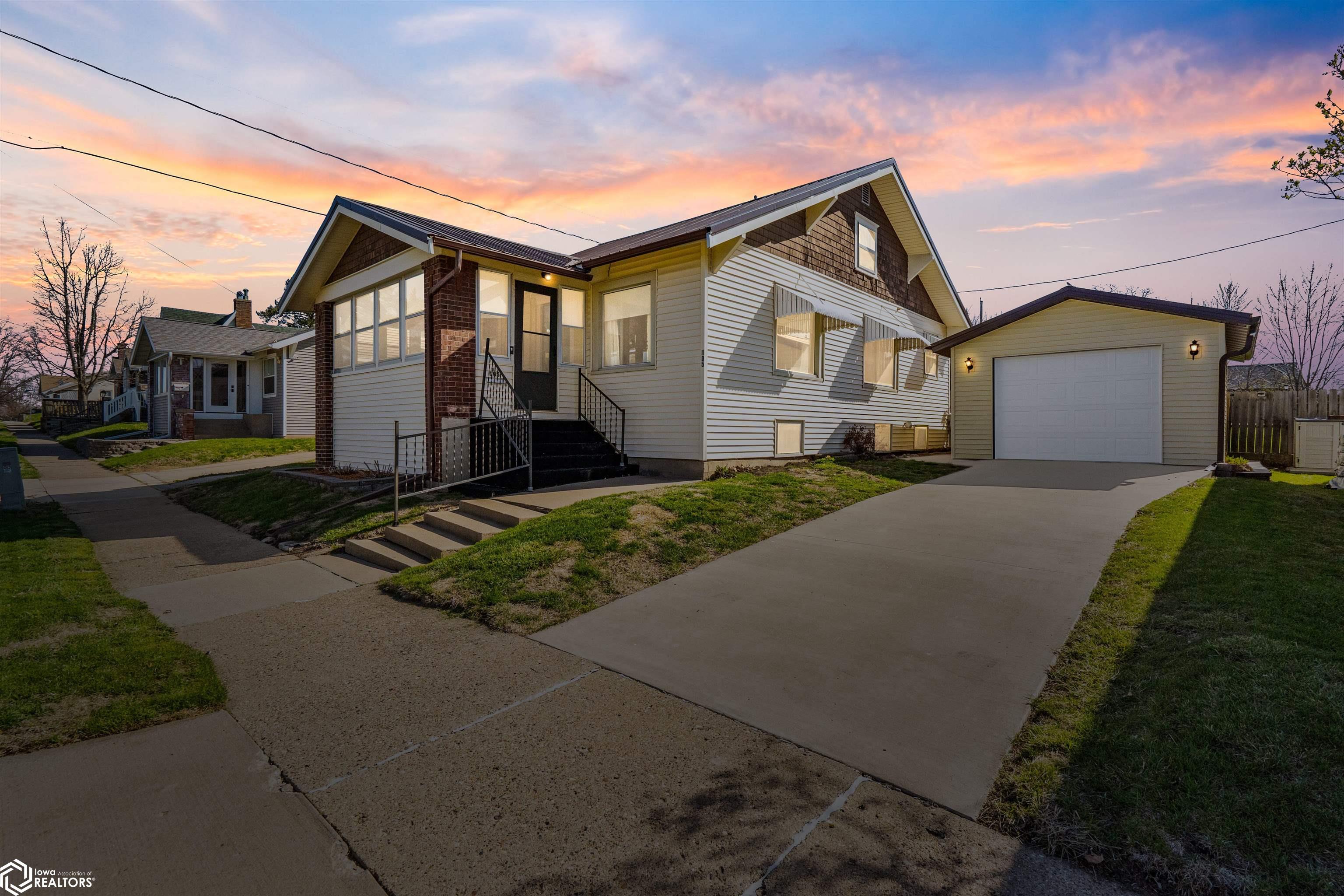 105 N 11th Street, Marshalltown, Iowa image 2