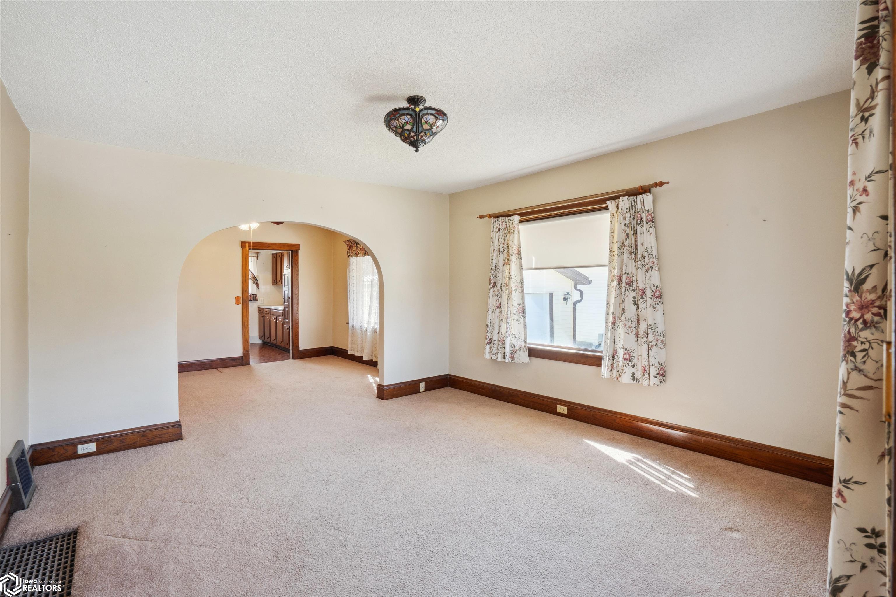 105 N 11th Street, Marshalltown, Iowa image 11