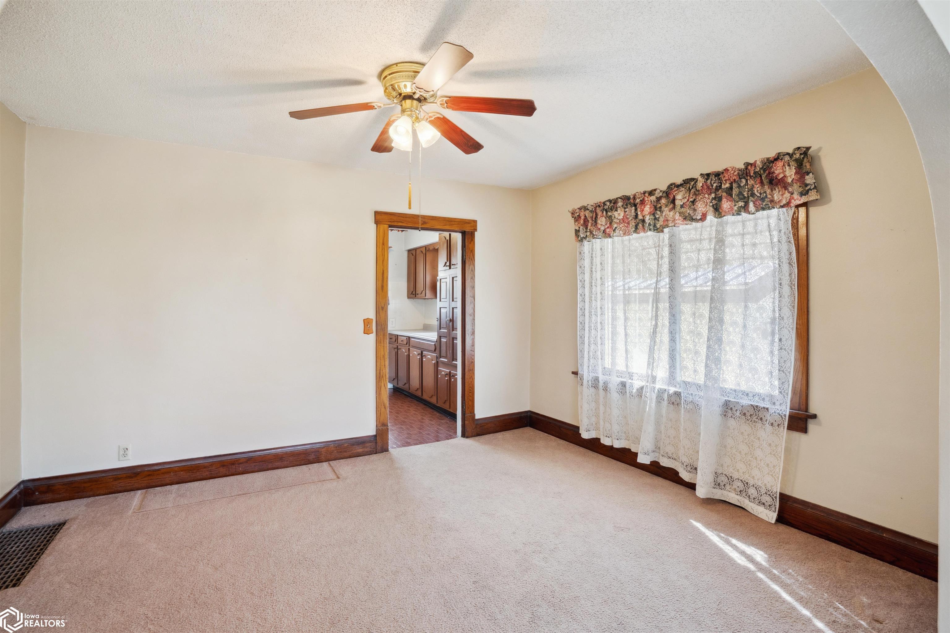 105 N 11th Street, Marshalltown, Iowa image 12
