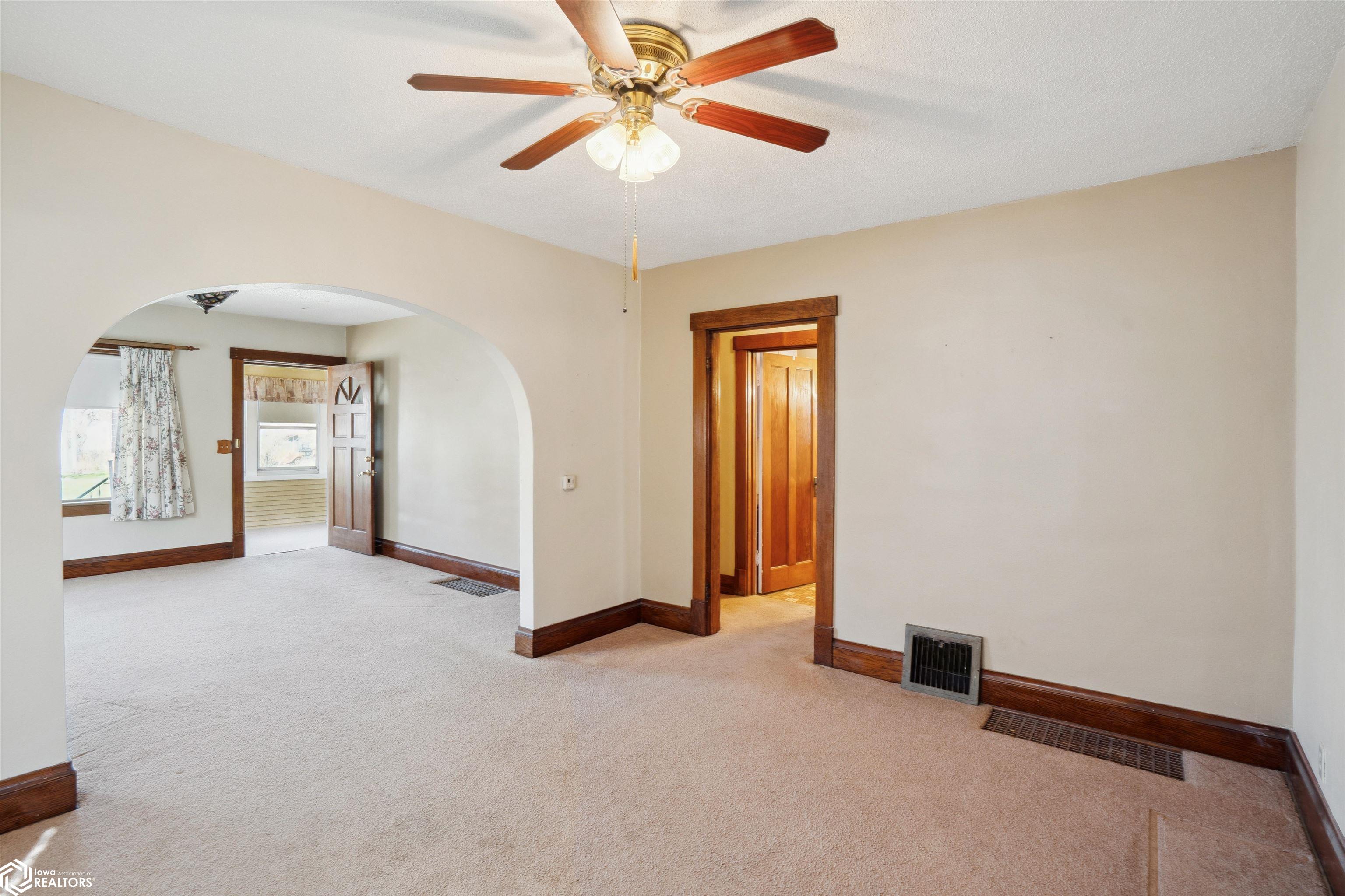 105 N 11th Street, Marshalltown, Iowa image 14