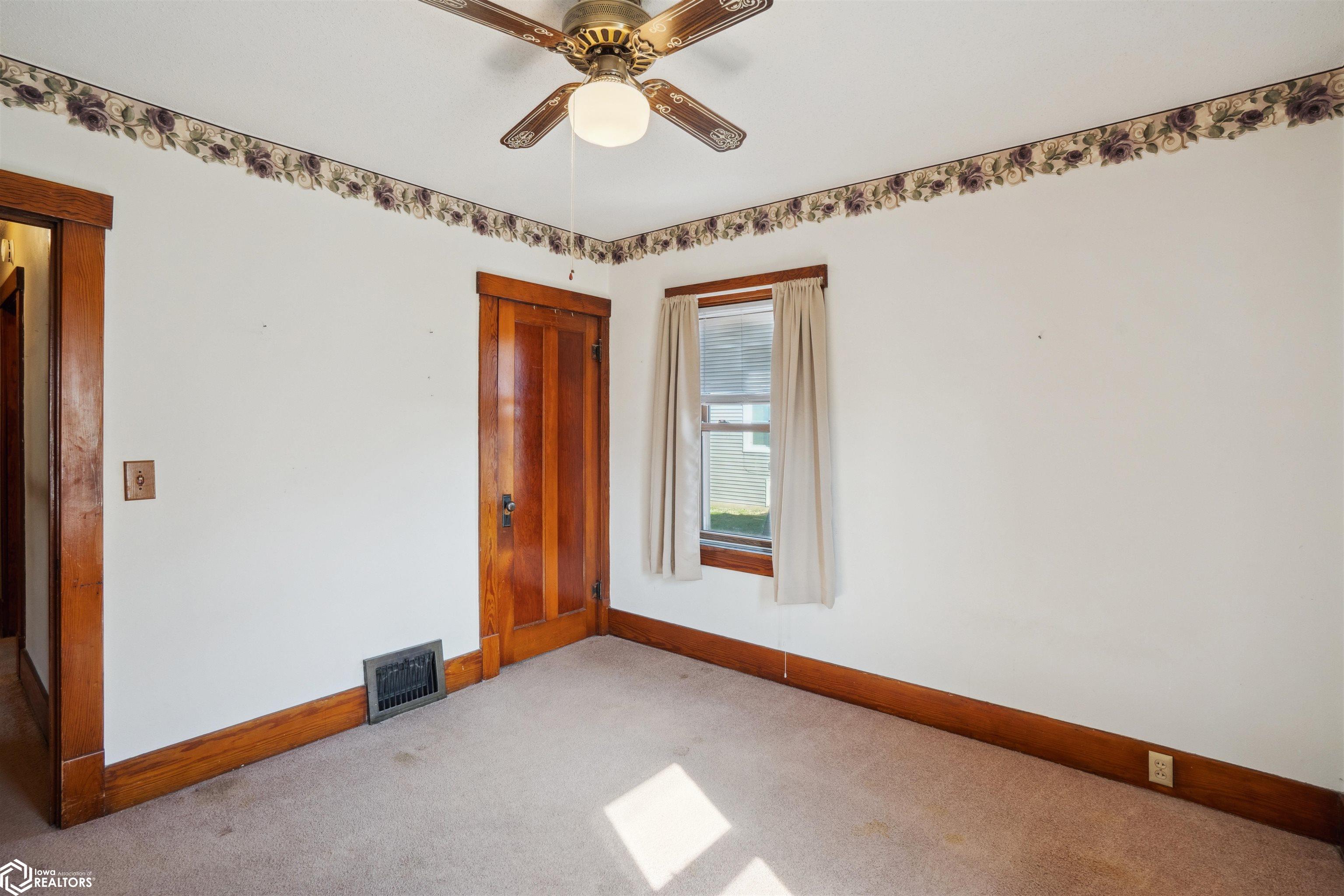 105 N 11th Street, Marshalltown, Iowa image 24
